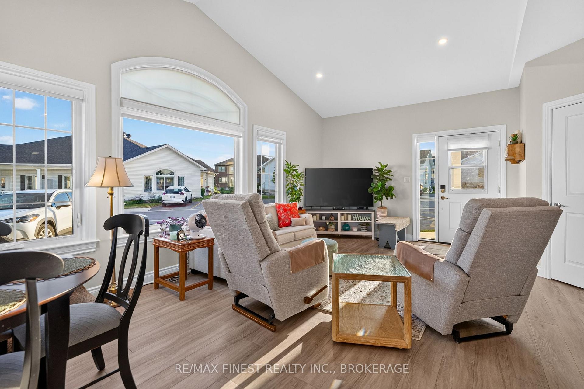 Photo 5 of 52 Lowry Place, Loyalist, Amherstview — HOMEH