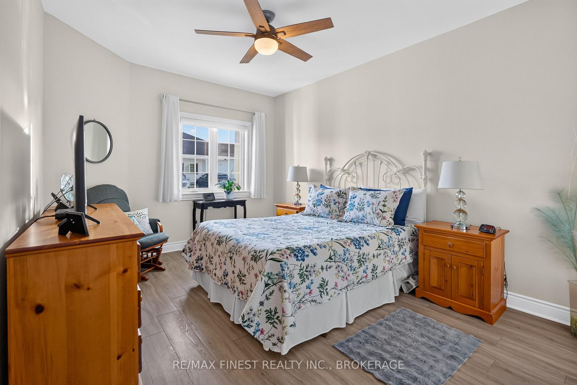 Photo 12 of 52 Lowry Place, Loyalist, Amherstview — HOMEH