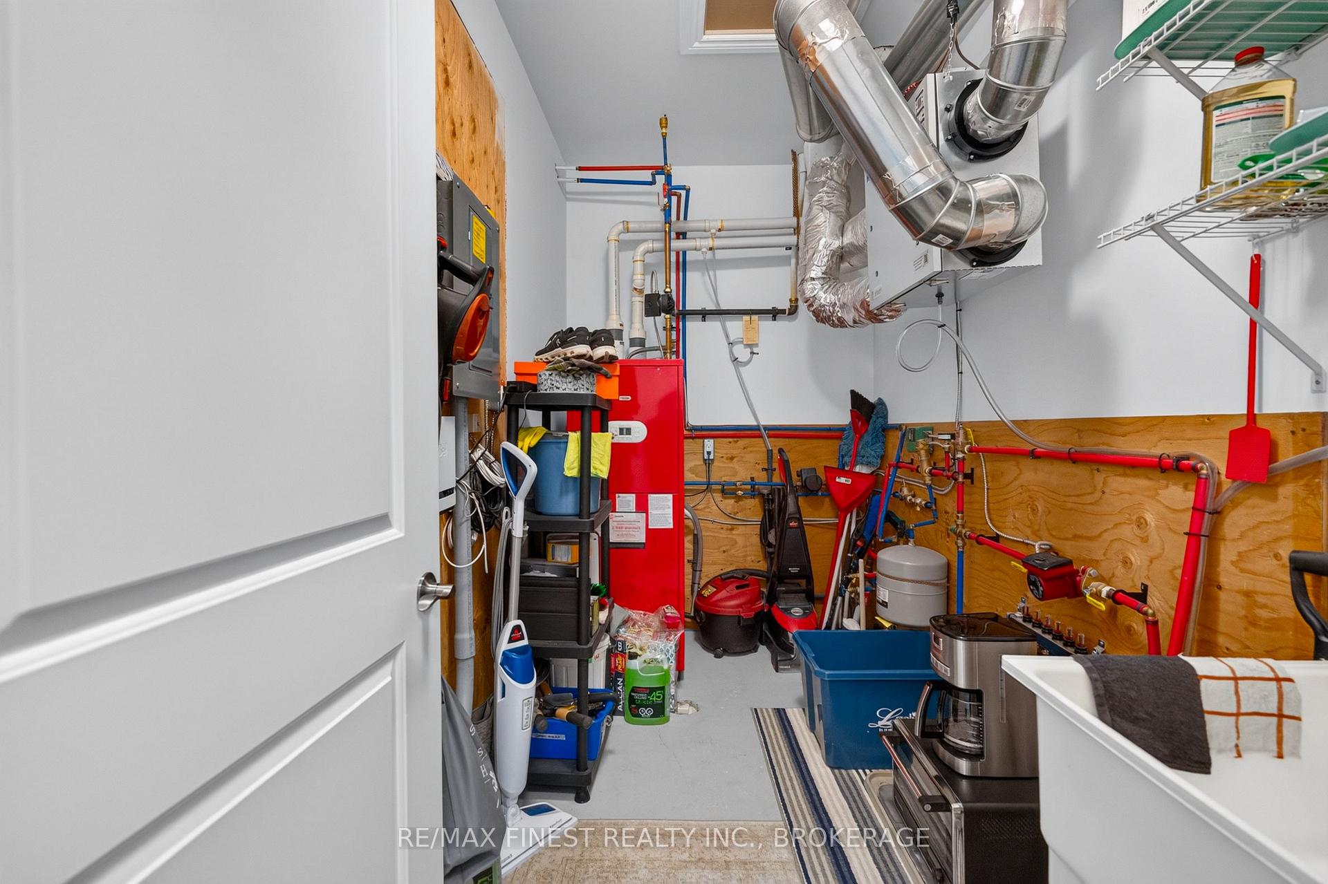 Photo 19 of 52 Lowry Place, Loyalist, Amherstview — HOMEH