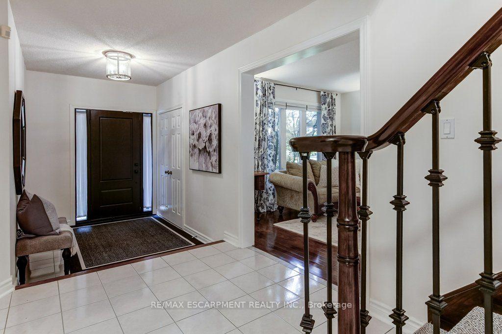 Photo 5 of 2527 Andover Road, Oakville, River Oaks — HOMEH