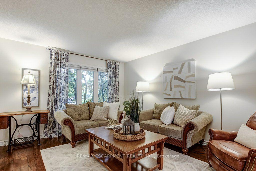 Photo 6 of 2527 Andover Road, Oakville, River Oaks — HOMEH