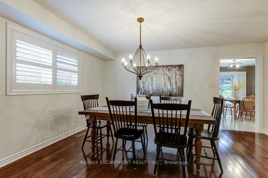 Photo 8 of 2527 Andover Road, Oakville, River Oaks — HOMEH