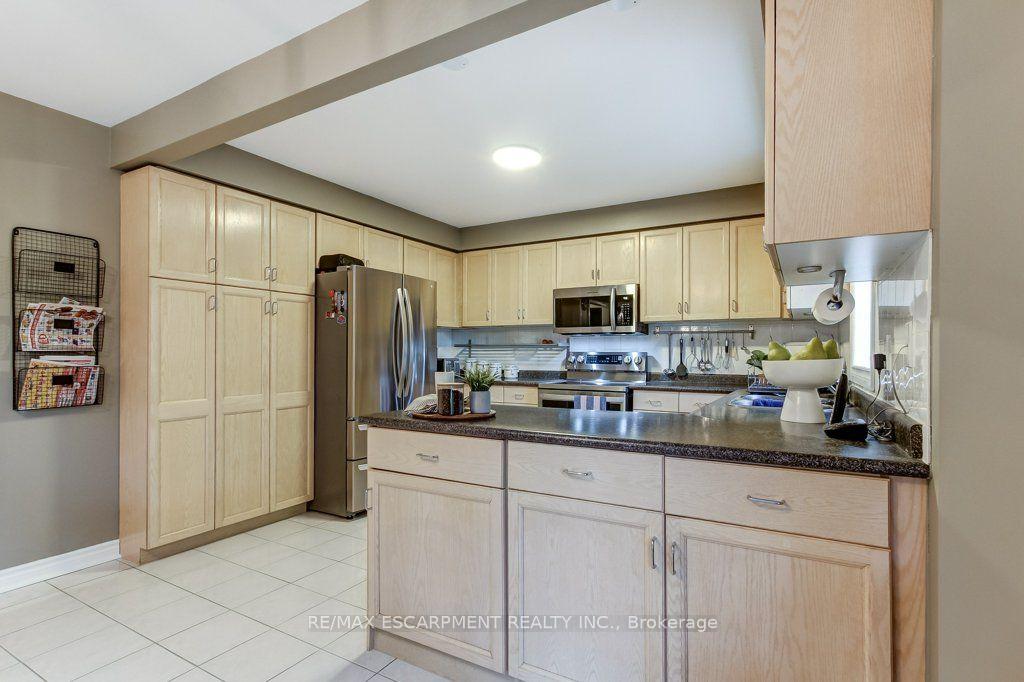 Photo 12 of 2527 Andover Road, Oakville, River Oaks — HOMEH