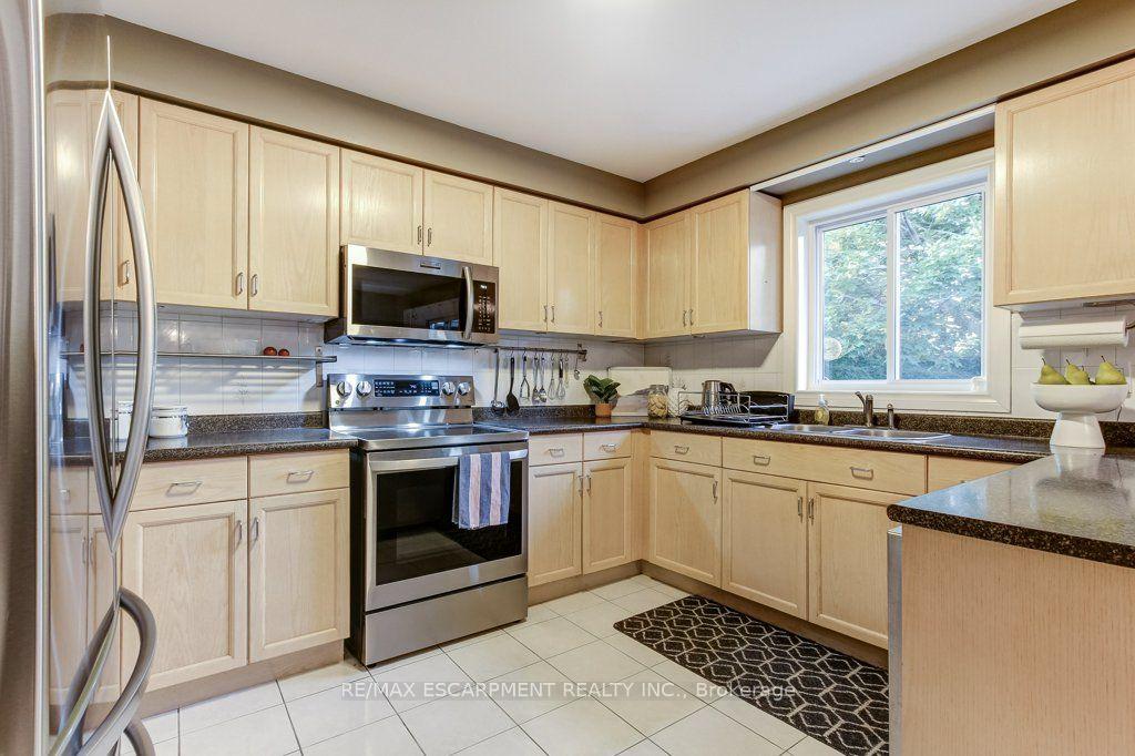 Photo 13 of 2527 Andover Road, Oakville, River Oaks — HOMEH