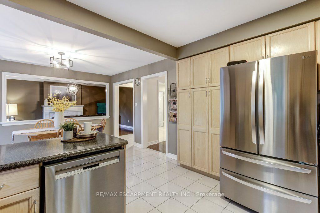 Photo 15 of 2527 Andover Road, Oakville, River Oaks — HOMEH