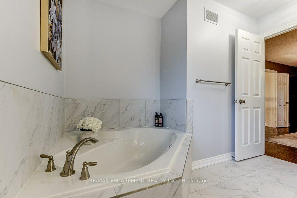 Photo 26 of 2527 Andover Road, Oakville, River Oaks — HOMEH