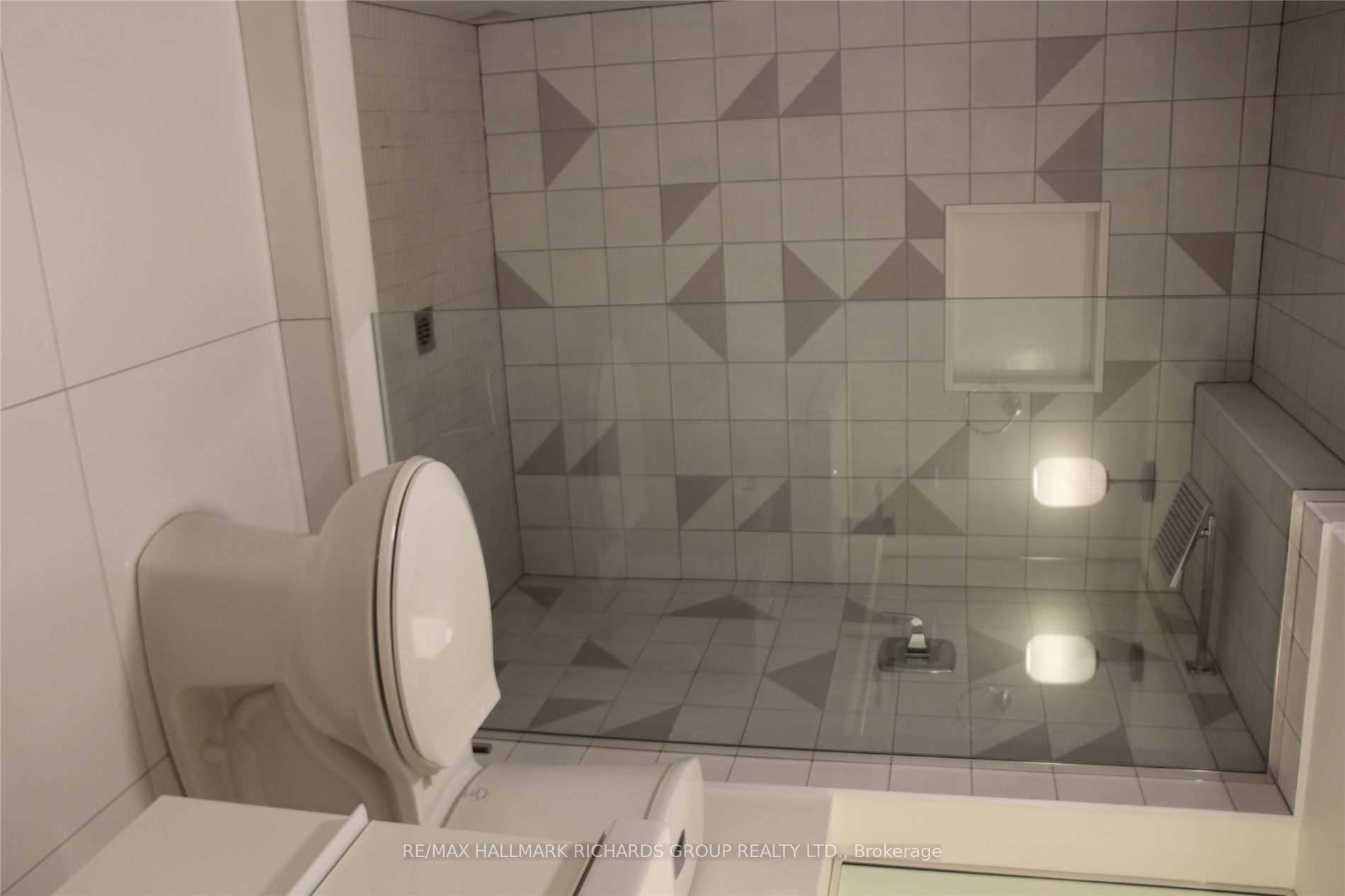 Photo 5 of Unit Lower, 34 Hammersmith Avenue, Toronto, The Beaches — HOMEH