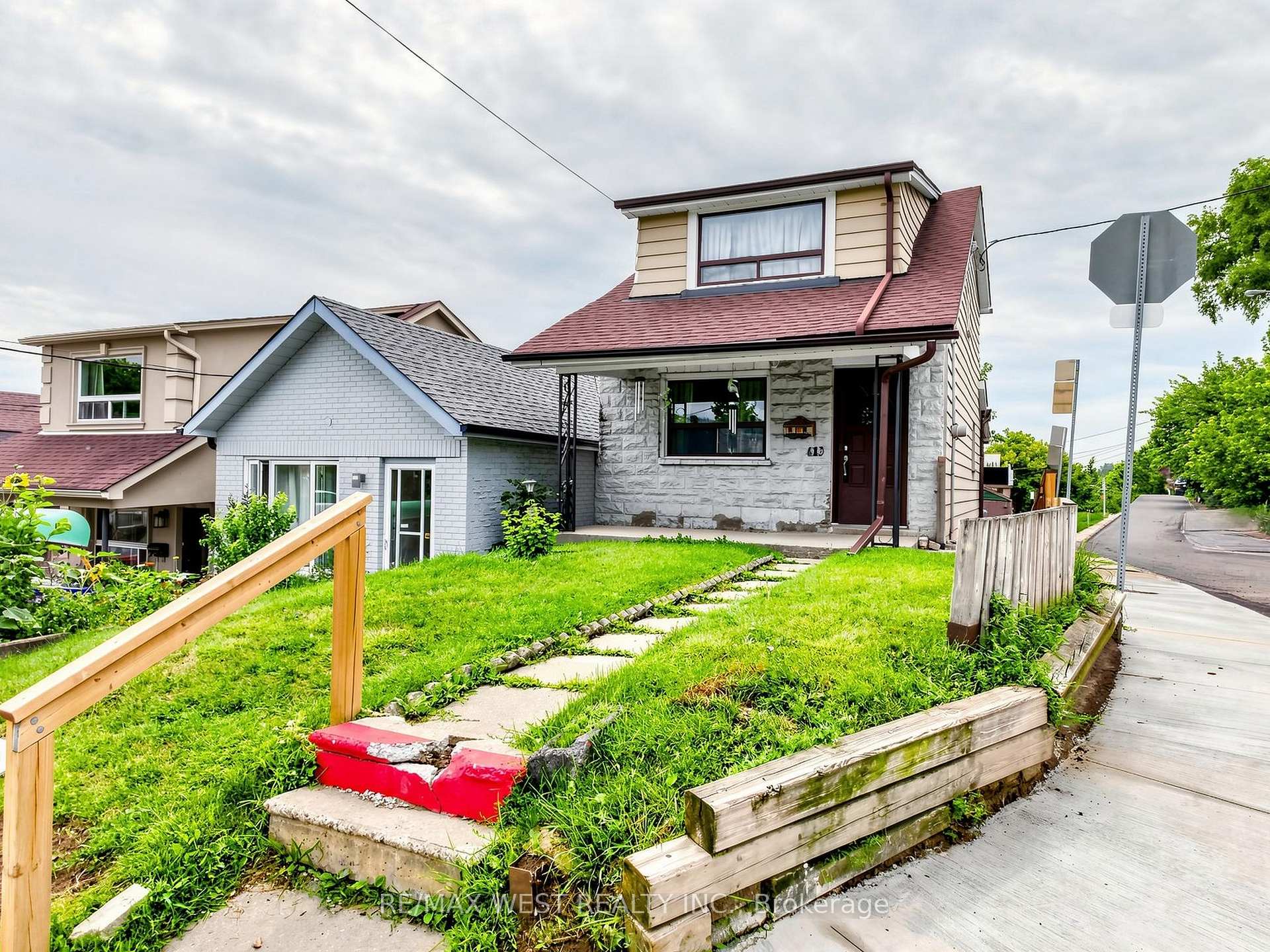 Photo 8 of 410 Silverthorn Avenue, Toronto, Keelesdale-Eglinton West — HOMEH
