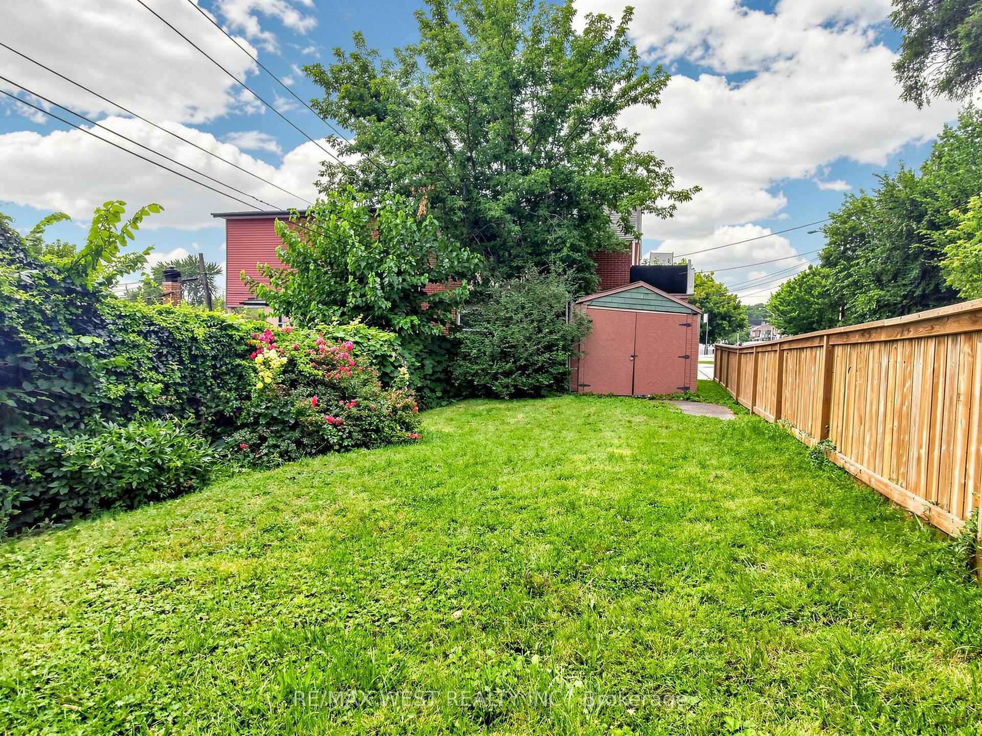 Photo 24 of 410 Silverthorn Avenue, Toronto, Keelesdale-Eglinton West — HOMEH