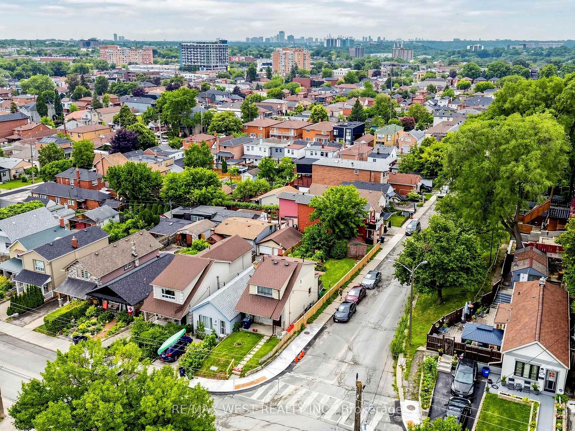 Photo 26 of 410 Silverthorn Avenue, Toronto, Keelesdale-Eglinton West — HOMEH