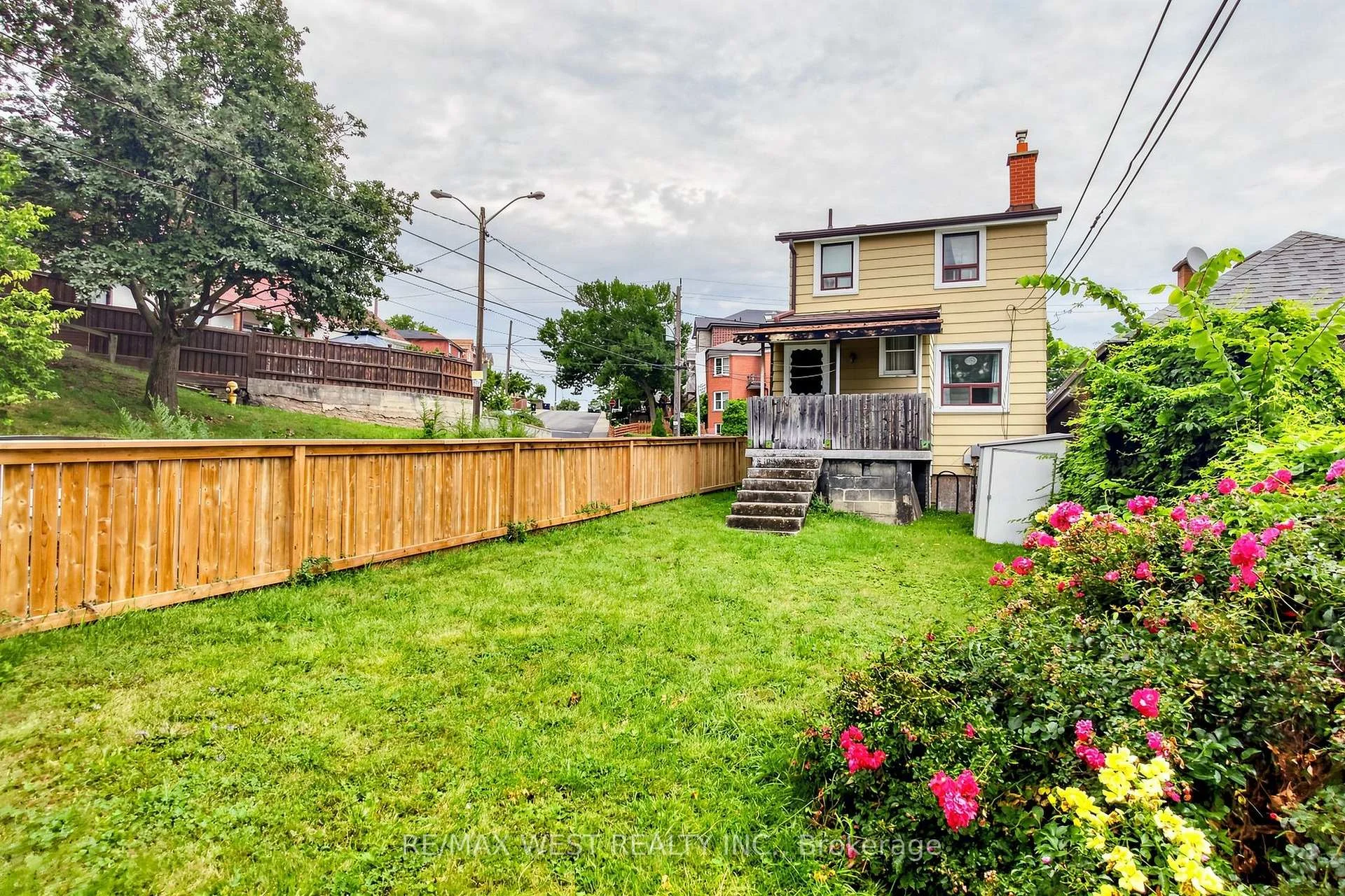 Photo 19 of 410 Silverthorn Avenue, Toronto, Keelesdale-Eglinton West — HOMEH