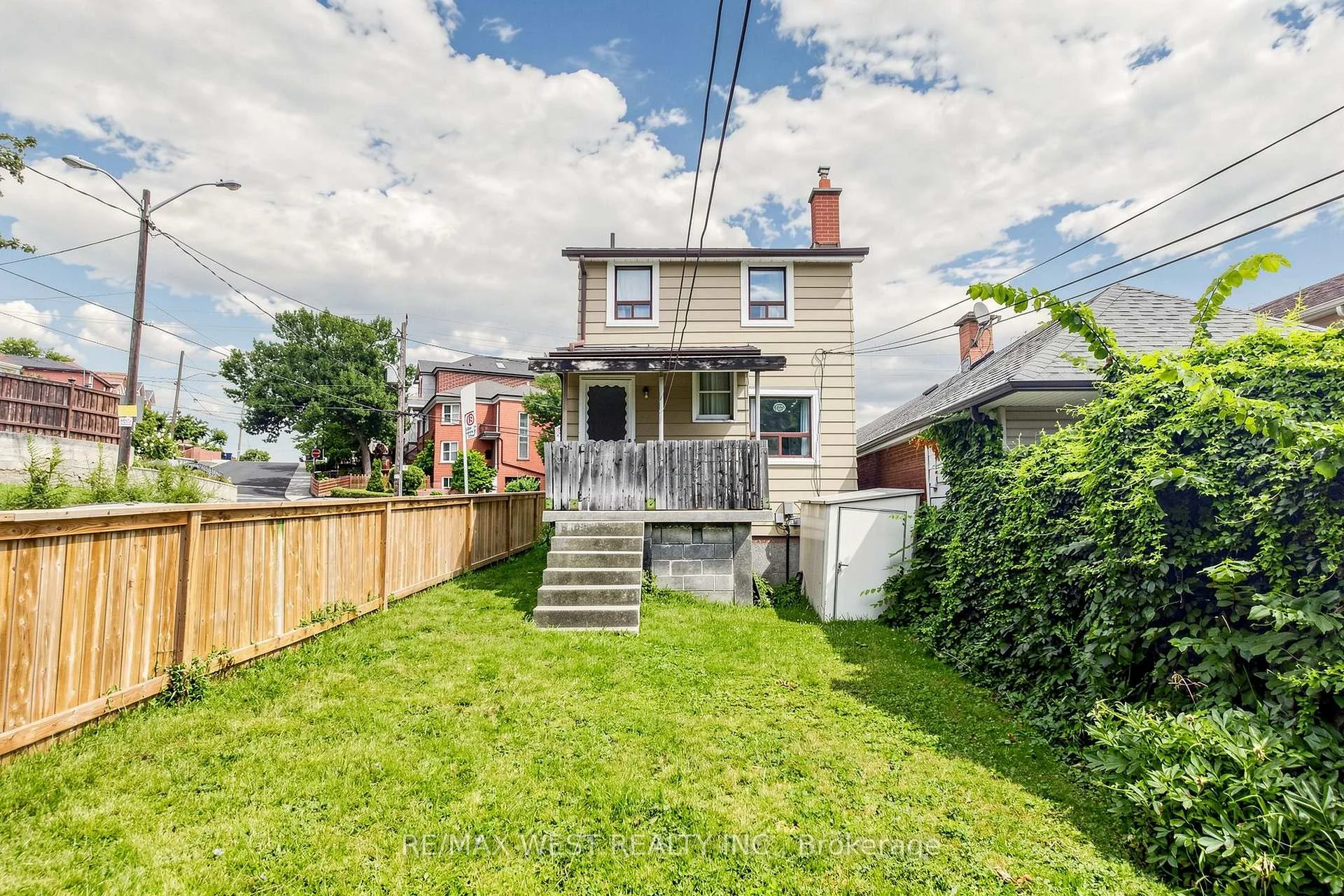 Photo 23 of 410 Silverthorn Avenue, Toronto, Keelesdale-Eglinton West — HOMEH