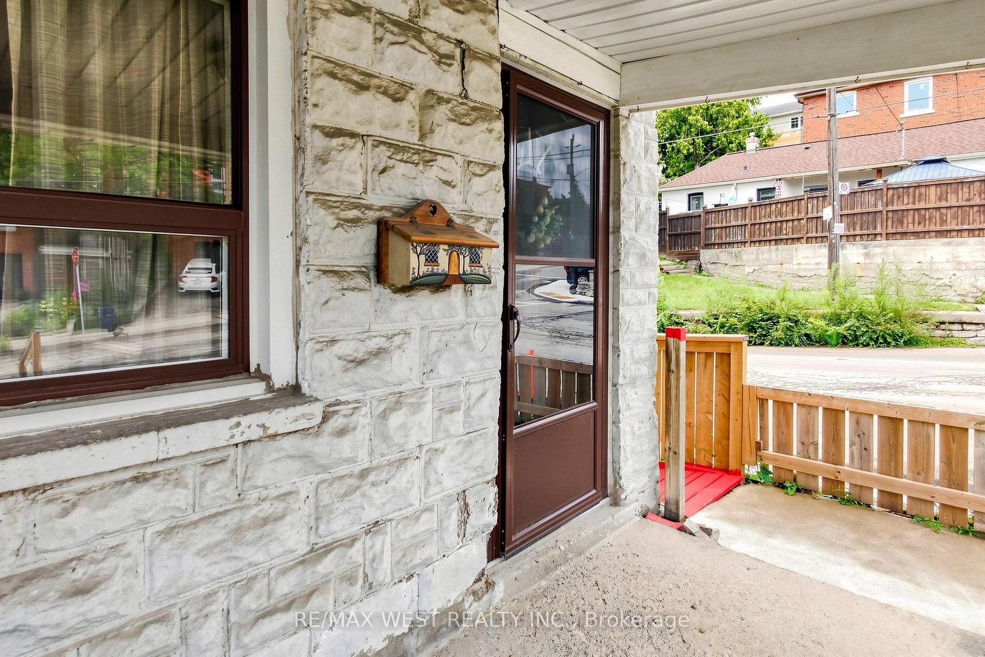 Photo 4 of 410 Silverthorn Avenue, Toronto, Keelesdale-Eglinton West — HOMEH