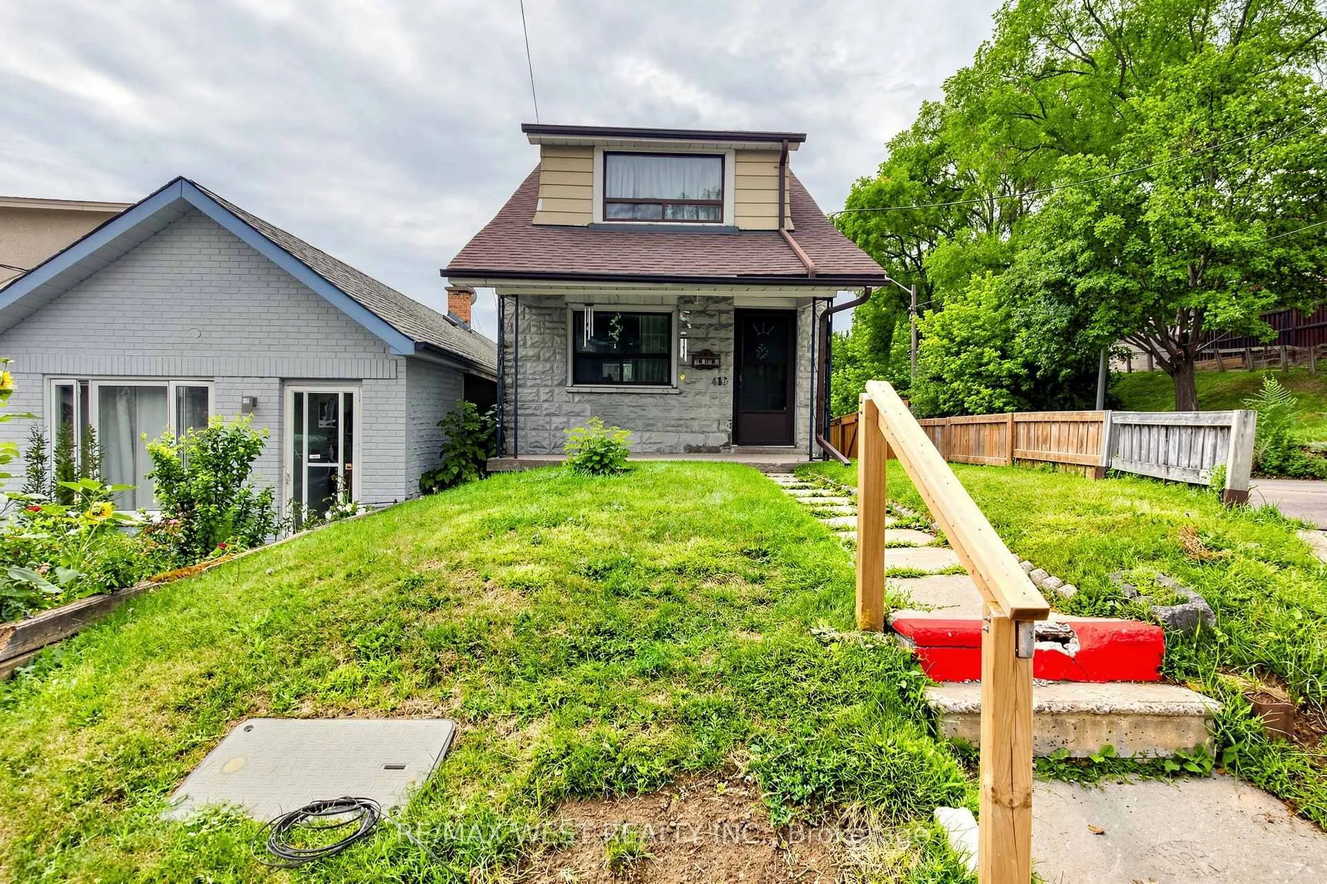 Photo 10 of 410 Silverthorn Avenue, Toronto, Keelesdale-Eglinton West — HOMEH