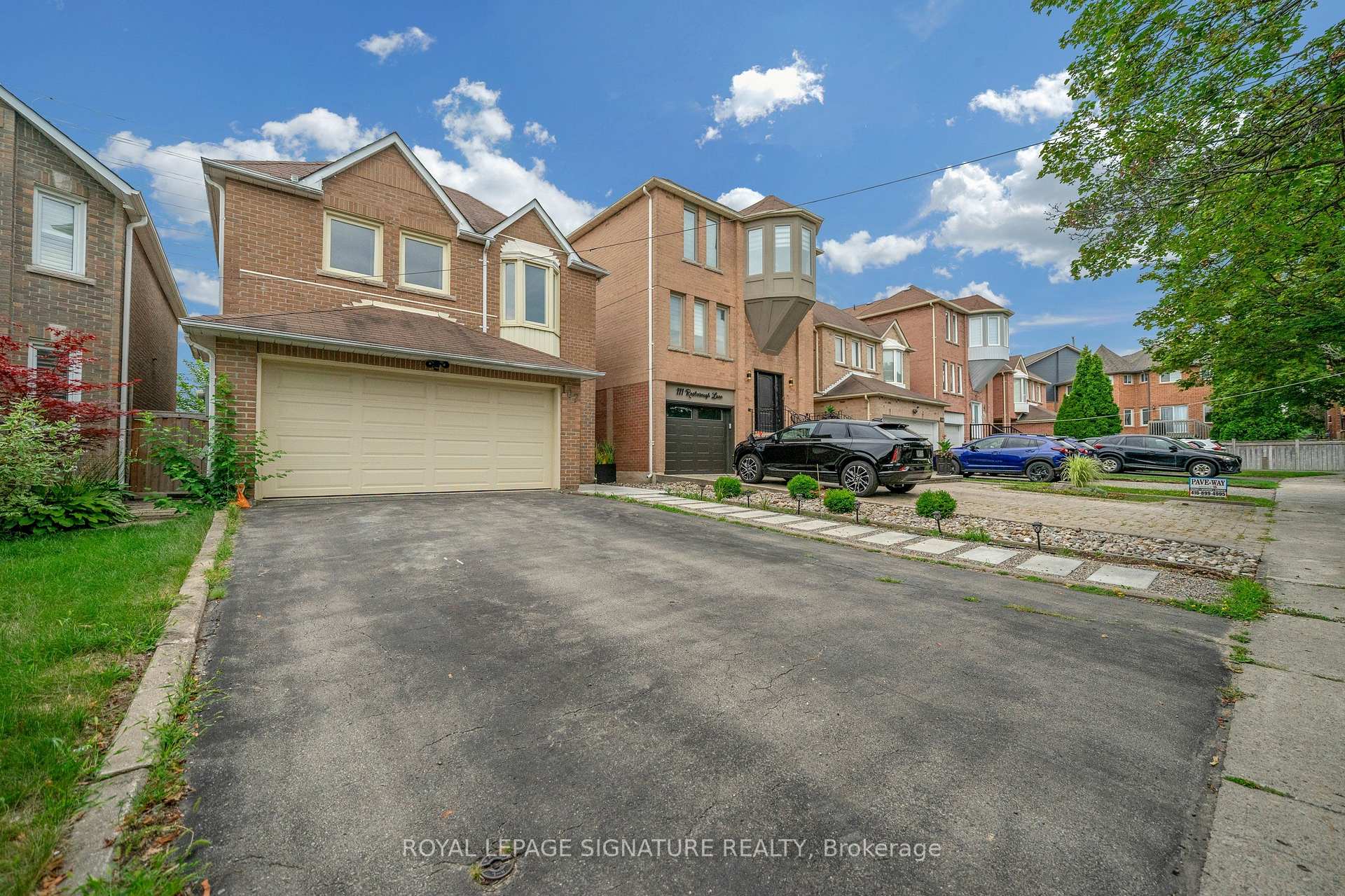 Photo 3 of 107 Roxborough Lane, Vaughan, Uplands — HOMEH