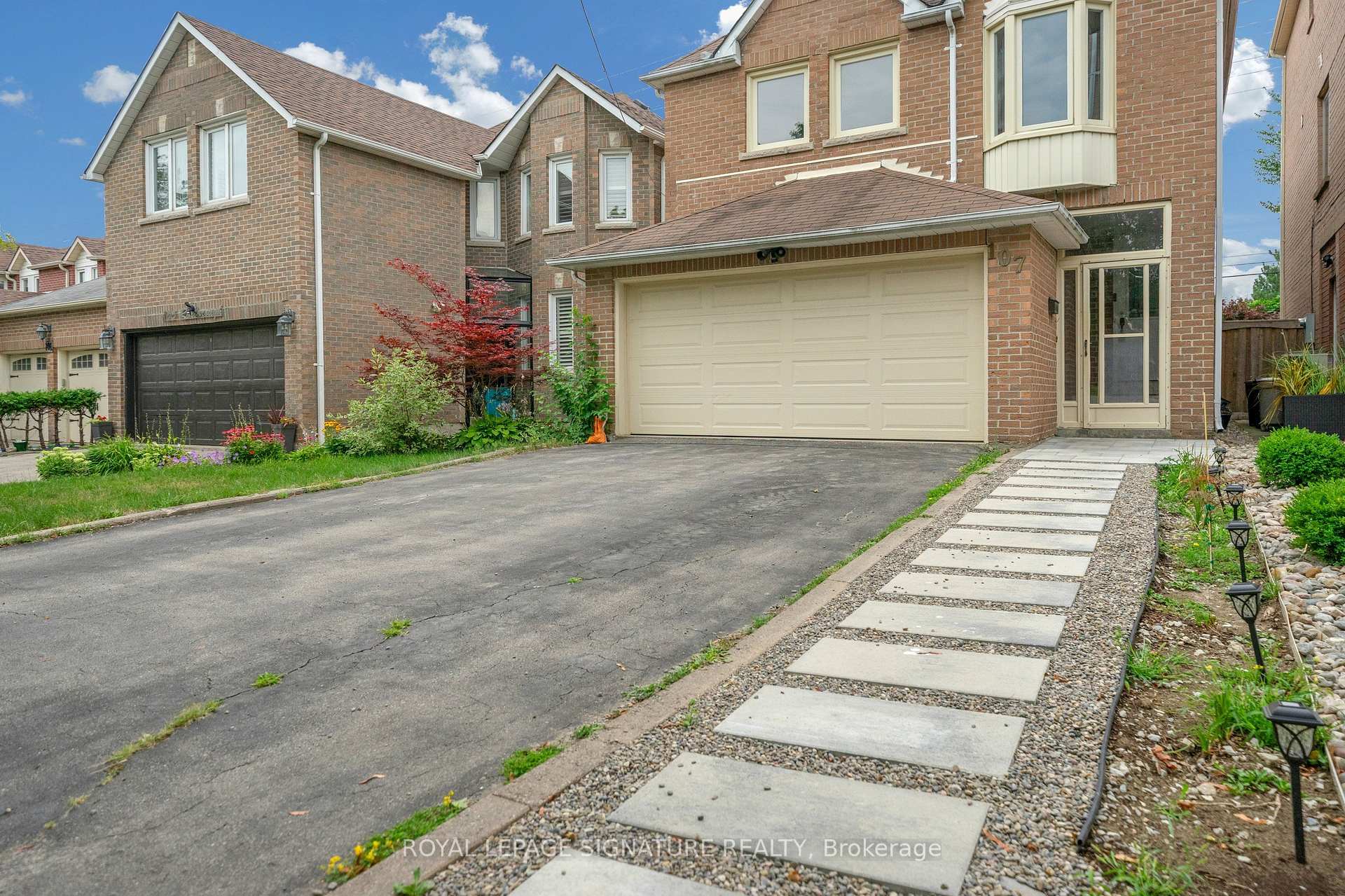 Photo 8 of 107 Roxborough Lane, Vaughan, Uplands — HOMEH