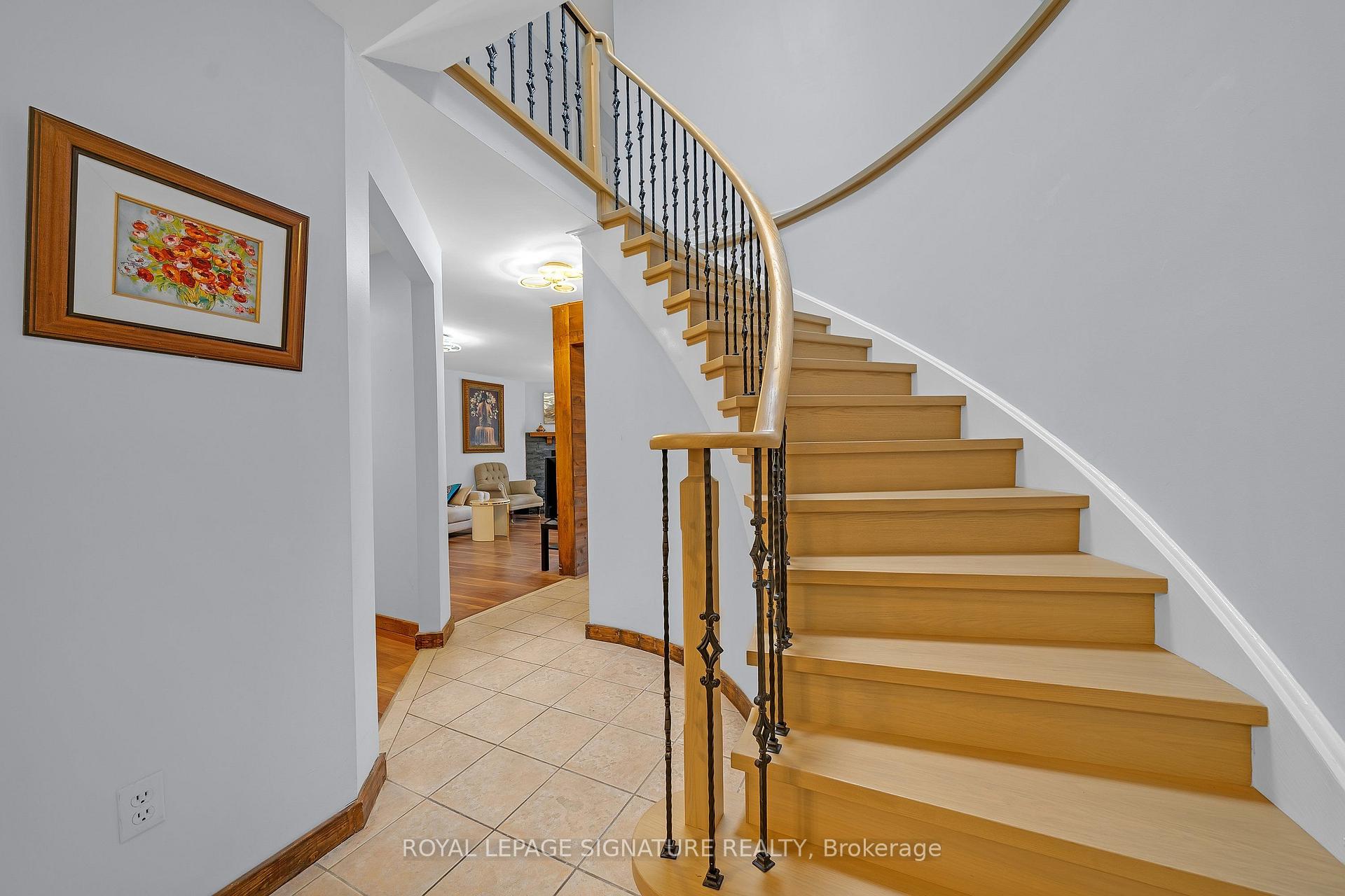Photo 25 of 107 Roxborough Lane, Vaughan, Uplands — HOMEH