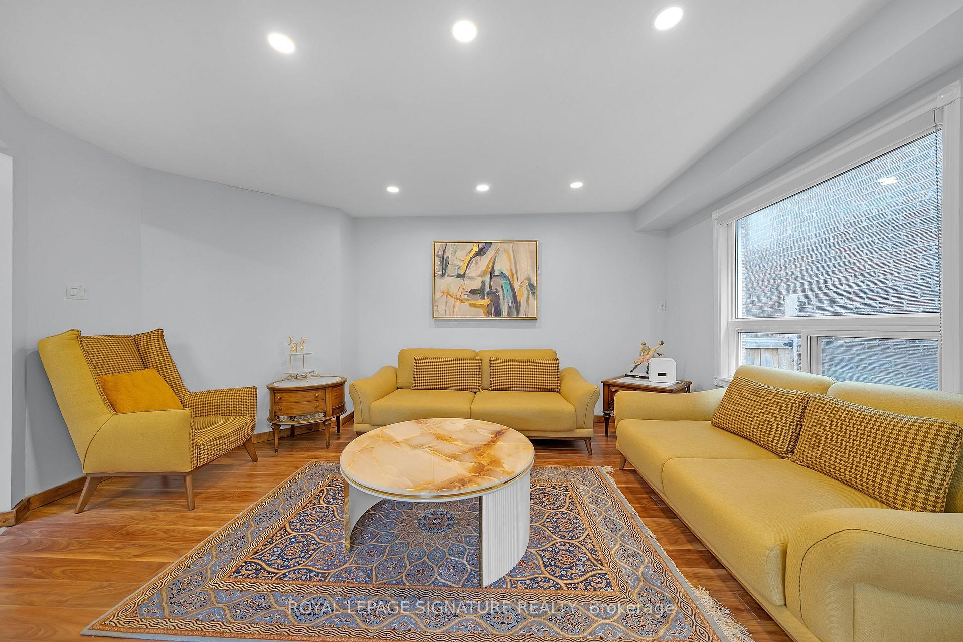 Photo 11 of 107 Roxborough Lane, Vaughan, Uplands — HOMEH