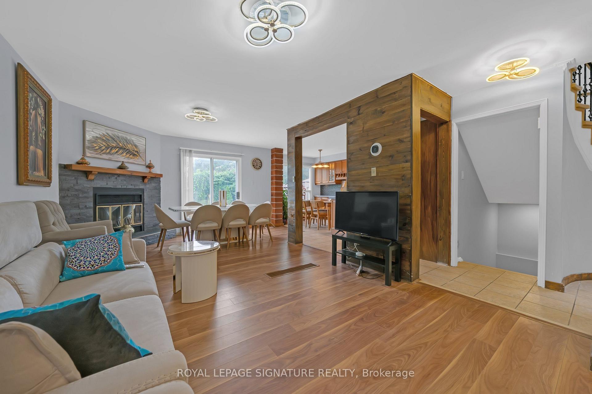 Photo 16 of 107 Roxborough Lane, Vaughan, Uplands — HOMEH