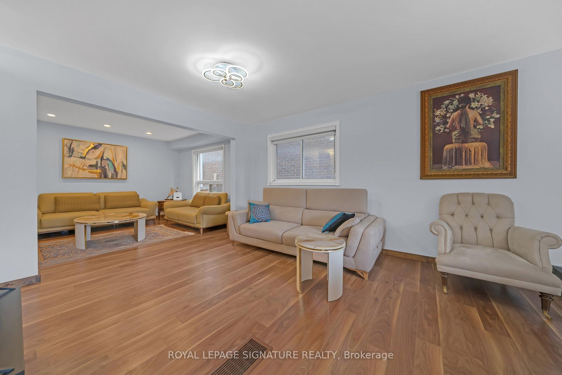 Photo 17 of 107 Roxborough Lane, Vaughan, Uplands — HOMEH