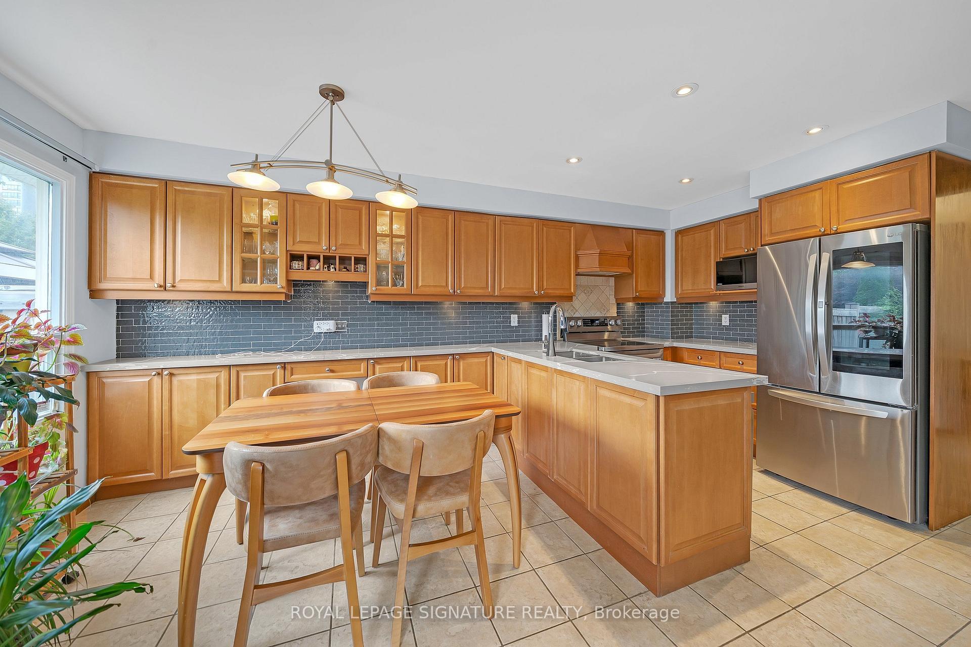 Photo 19 of 107 Roxborough Lane, Vaughan, Uplands — HOMEH