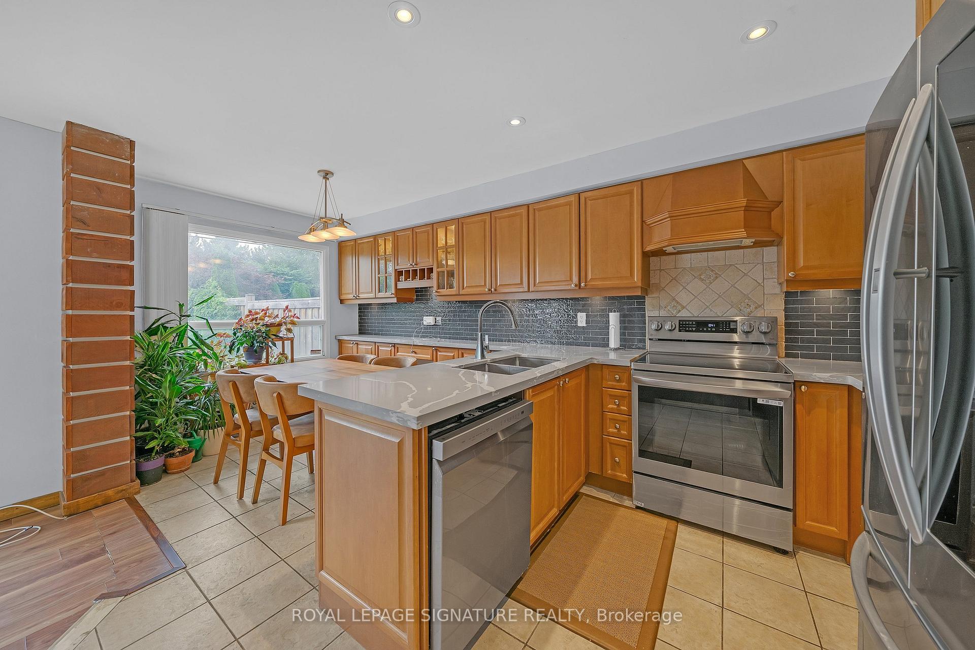 Photo 20 of 107 Roxborough Lane, Vaughan, Uplands — HOMEH