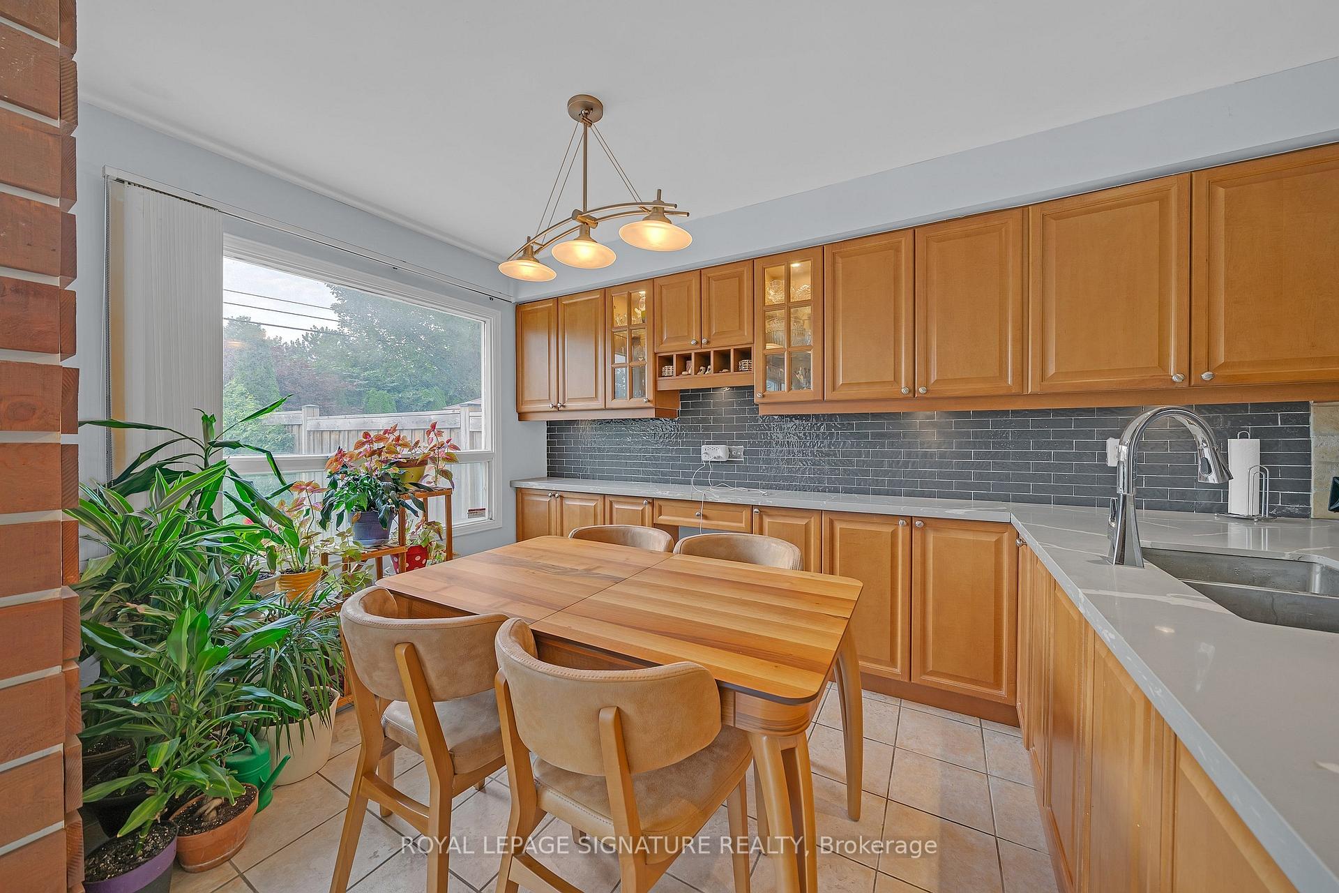 Photo 22 of 107 Roxborough Lane, Vaughan, Uplands — HOMEH
