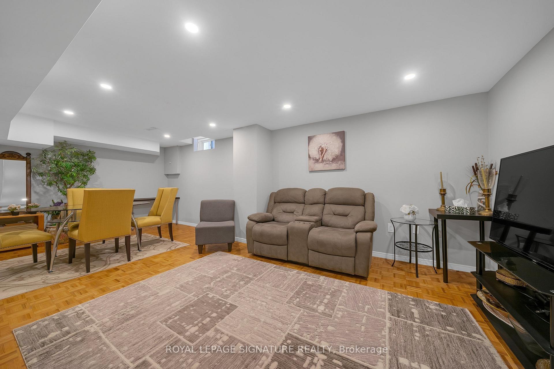 Photo 40 of 107 Roxborough Lane, Vaughan, Uplands — HOMEH