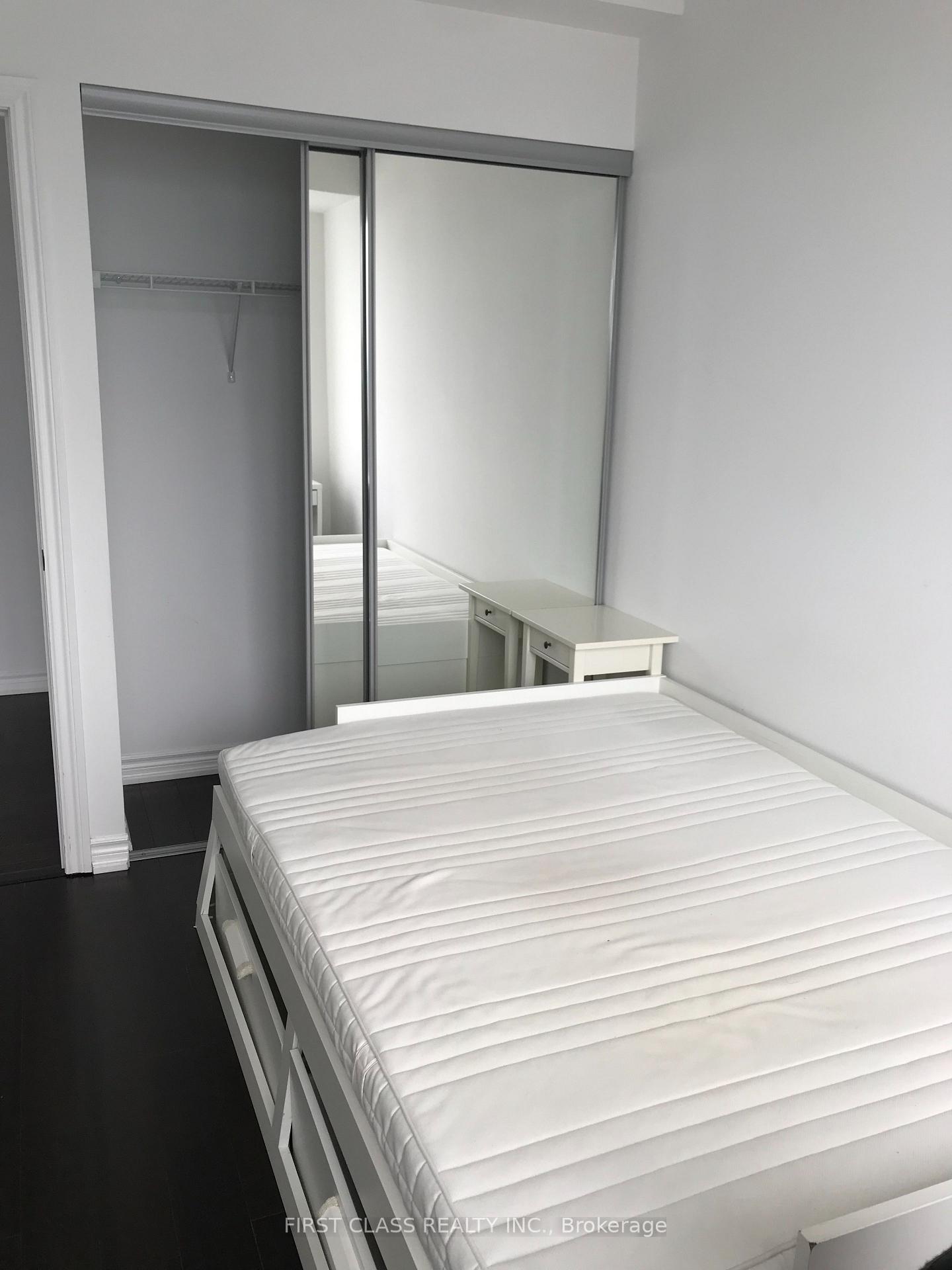 Photo 10 of Unit 5102, 386 Yonge Street, Toronto, Bay Street Corridor — HOMEH