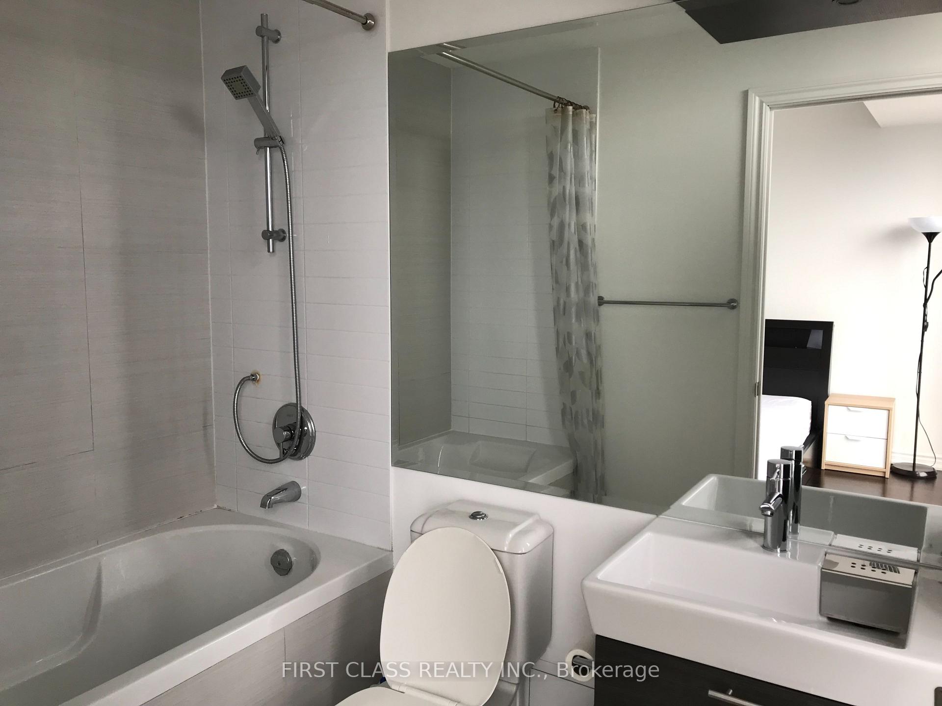 Photo 13 of Unit 5102, 386 Yonge Street, Toronto, Bay Street Corridor — HOMEH