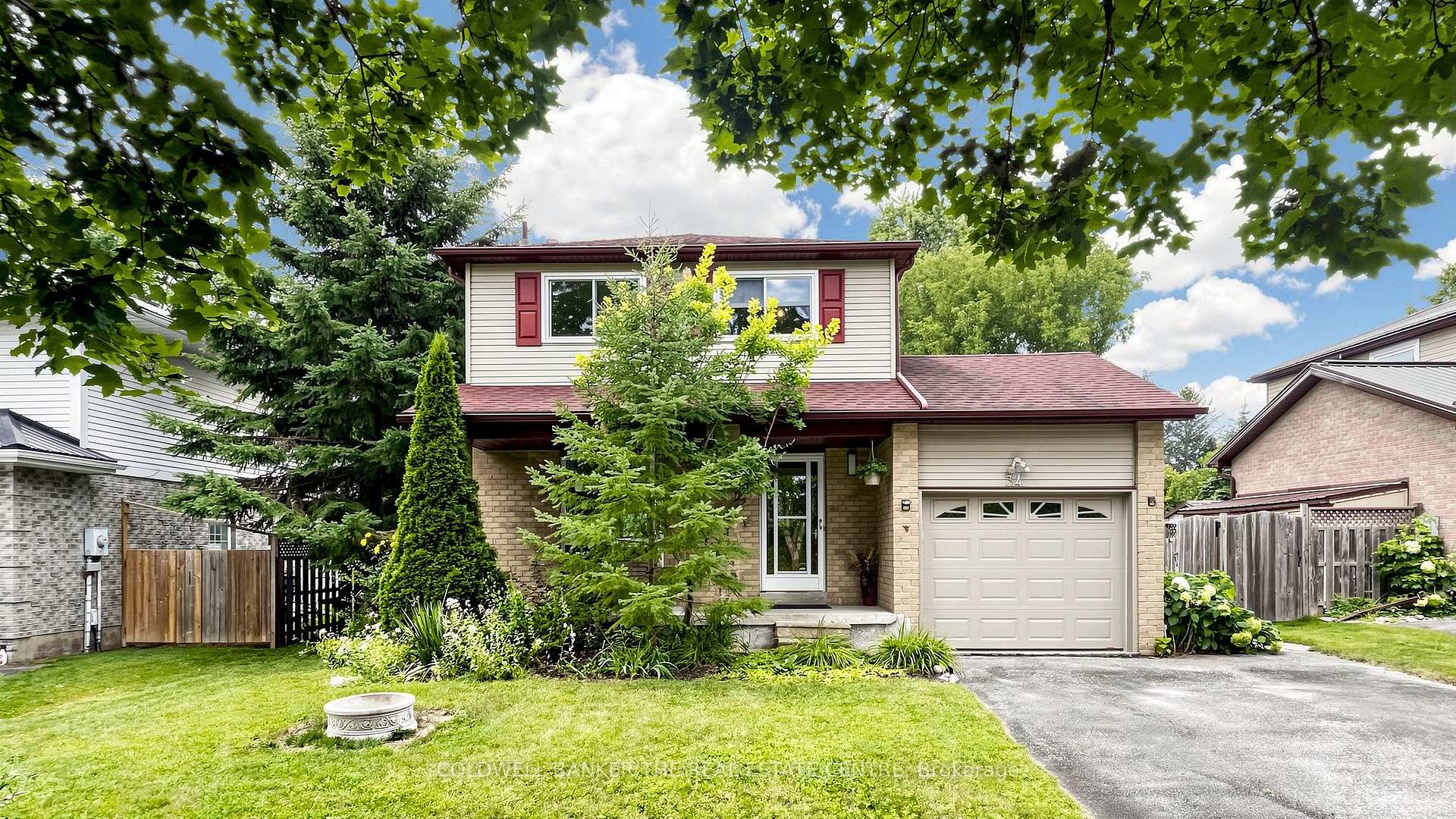 Photo 2 of 34 Birchard Boulevard, East Gwillimbury, Mt Albert — HOMEH