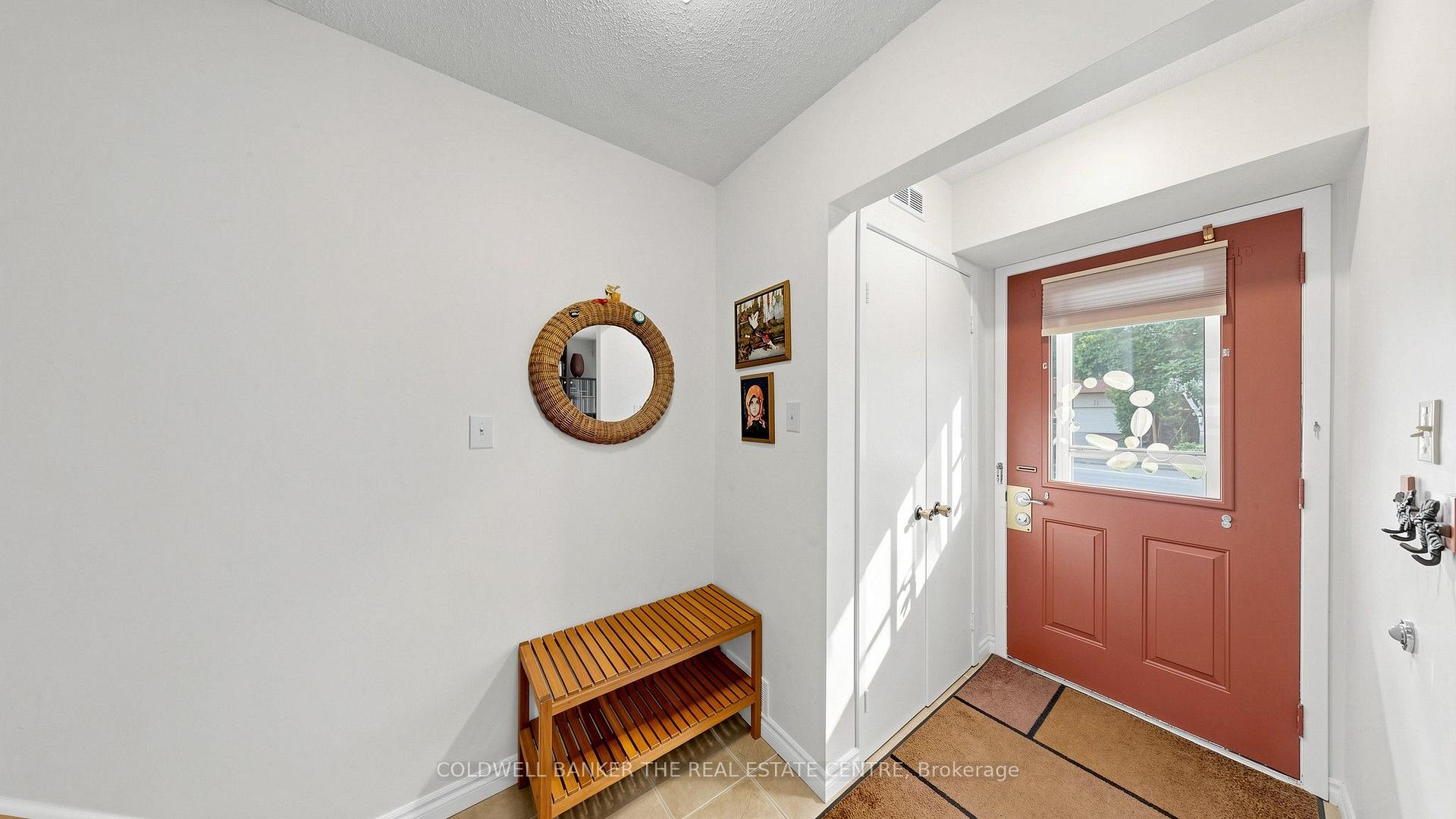 Photo 4 of 34 Birchard Boulevard, East Gwillimbury, Mt Albert — HOMEH