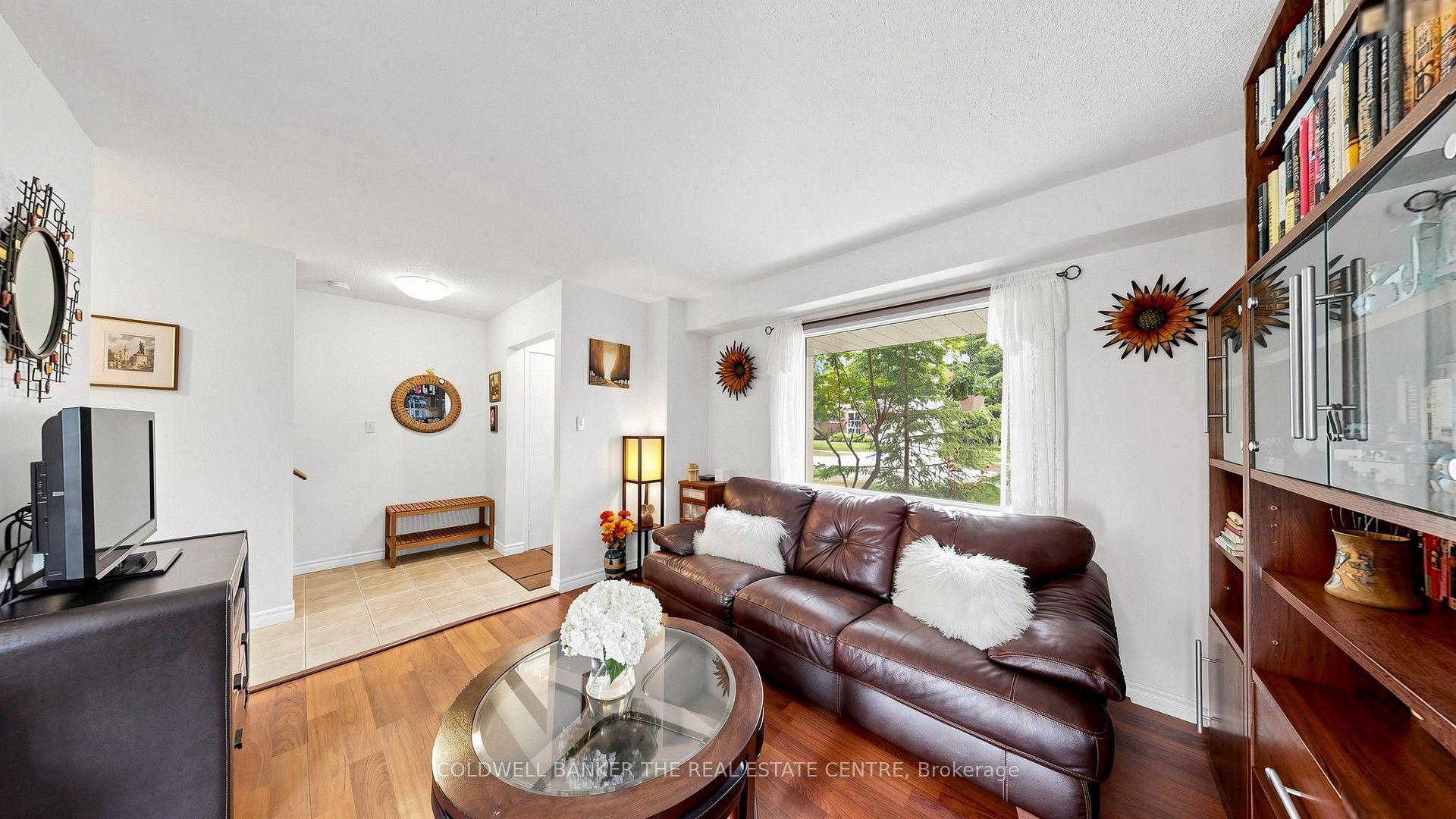 Photo 6 of 34 Birchard Boulevard, East Gwillimbury, Mt Albert — HOMEH