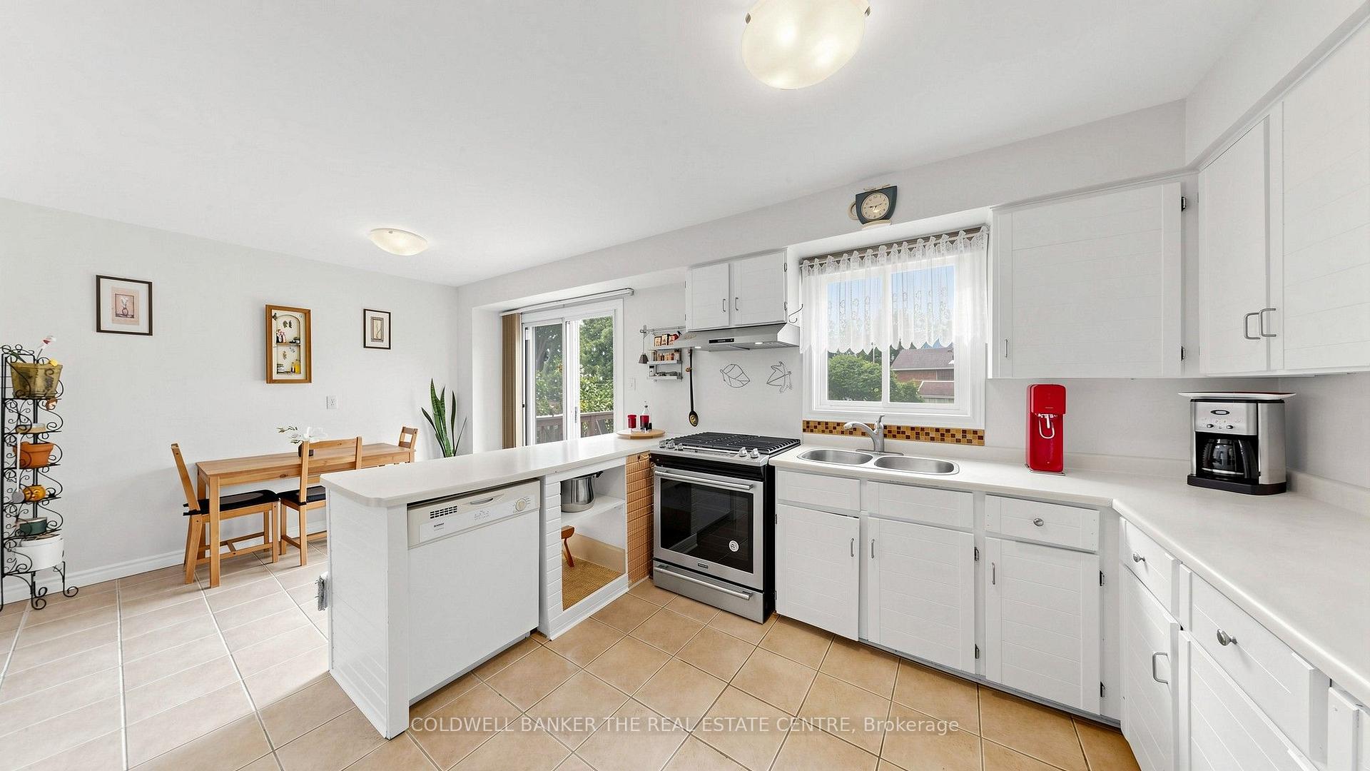 Photo 15 of 34 Birchard Boulevard, East Gwillimbury, Mt Albert — HOMEH