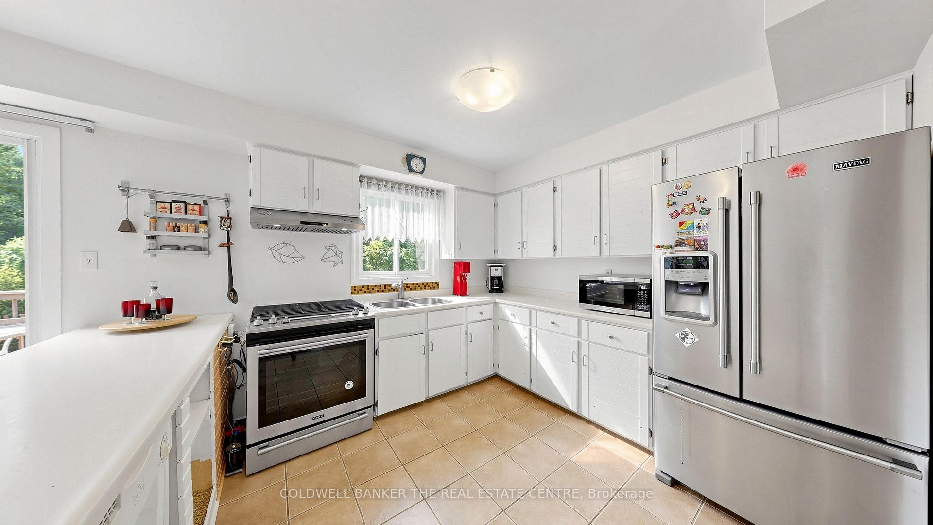 Photo 16 of 34 Birchard Boulevard, East Gwillimbury, Mt Albert — HOMEH