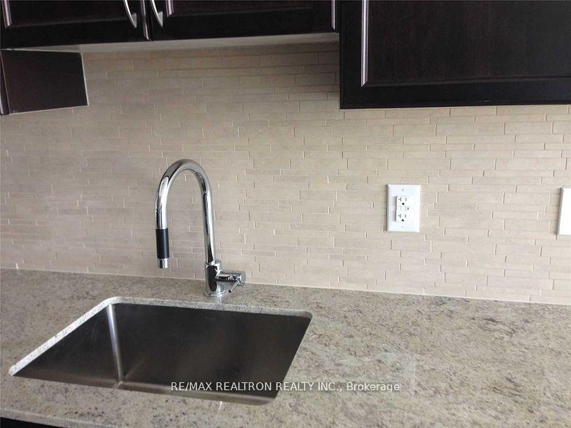 Photo 9 of Unit 925, 7161 Yonge Street, Markham, Grandview — HOMEH