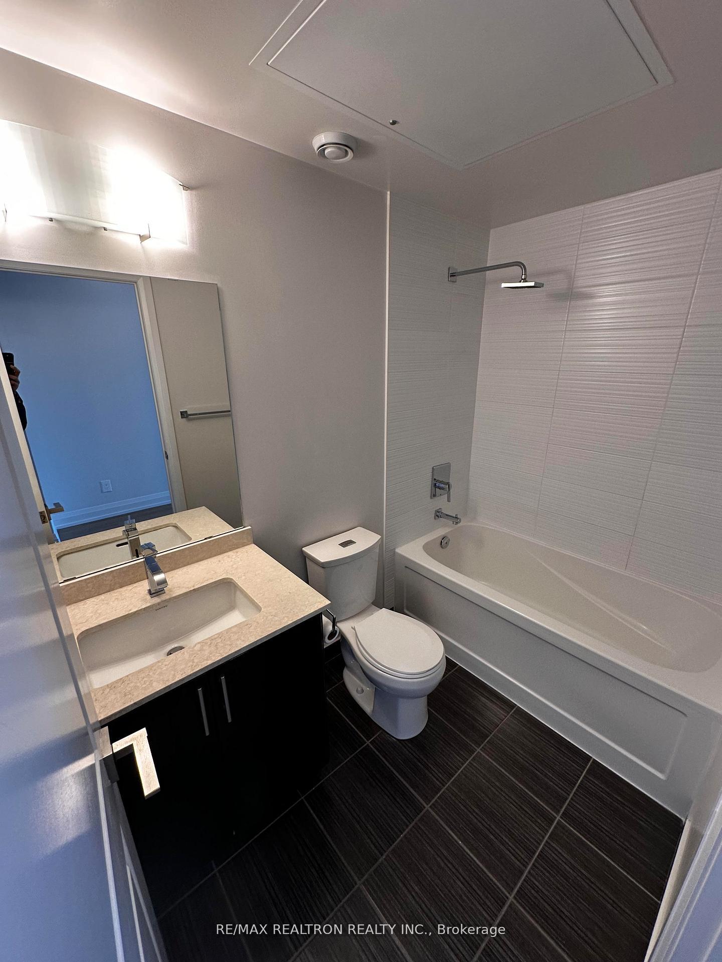 Photo 14 of Unit 925, 7161 Yonge Street, Markham, Grandview — HOMEH
