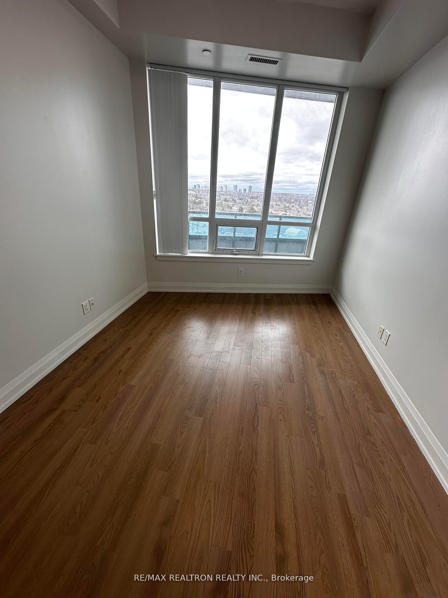 Photo 15 of Unit 925, 7161 Yonge Street, Markham, Grandview — HOMEH
