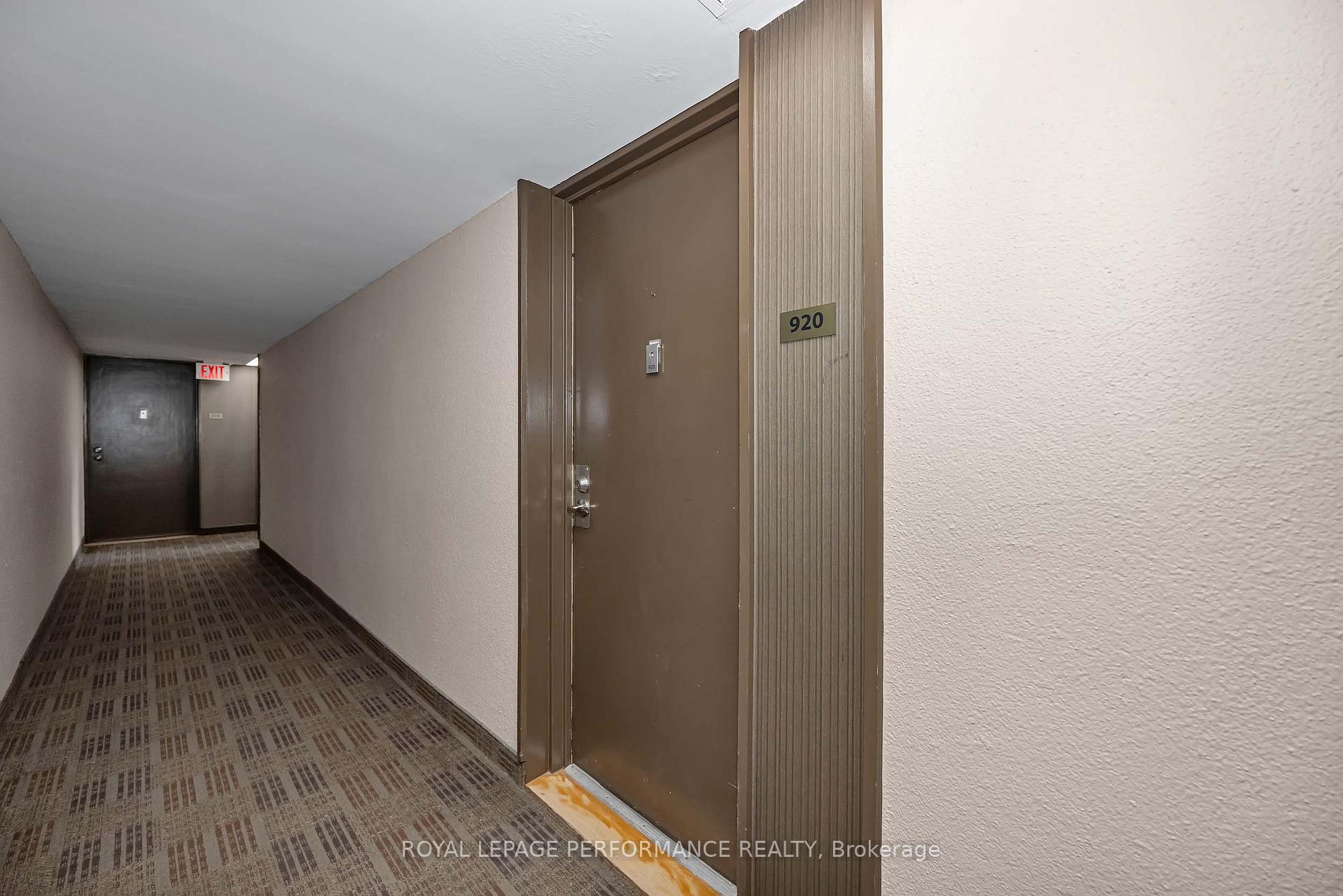 Photo 2 of Unit 920, 20 Chesterton Drive, Ottawa, Borden Farm/Stewart Farm/Carleton Heights/Parkwood Hills — HOMEH
