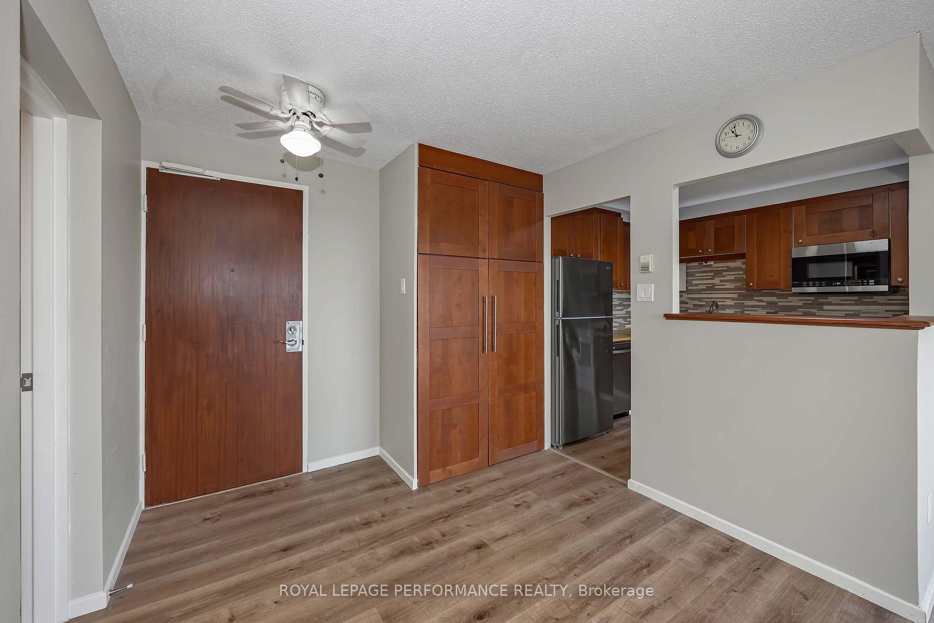 Photo 4 of Unit 920, 20 Chesterton Drive, Ottawa, Borden Farm/Stewart Farm/Carleton Heights/Parkwood Hills — HOMEH