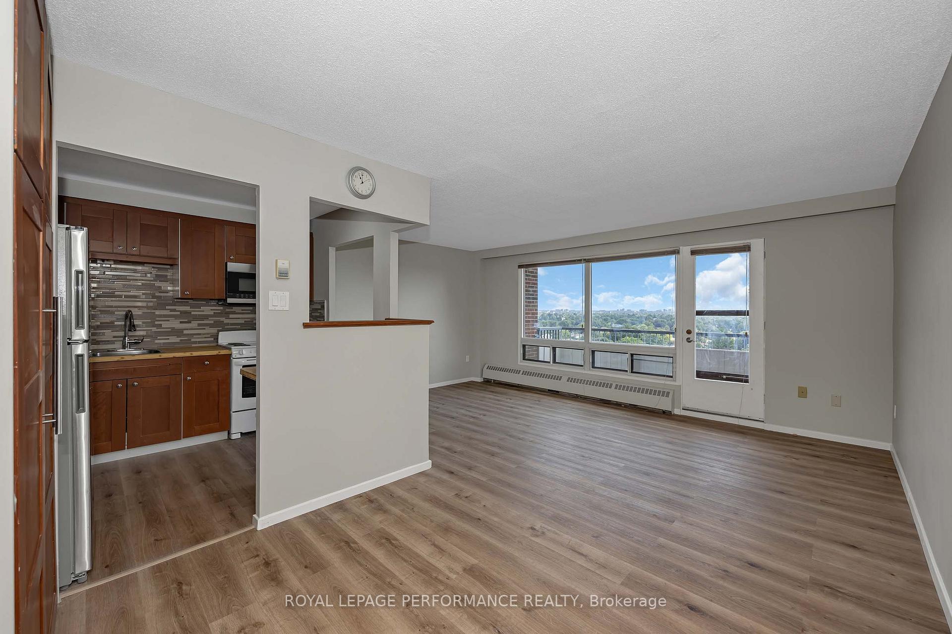 Photo 5 of Unit 920, 20 Chesterton Drive, Ottawa, Borden Farm/Stewart Farm/Carleton Heights/Parkwood Hills — HOMEH