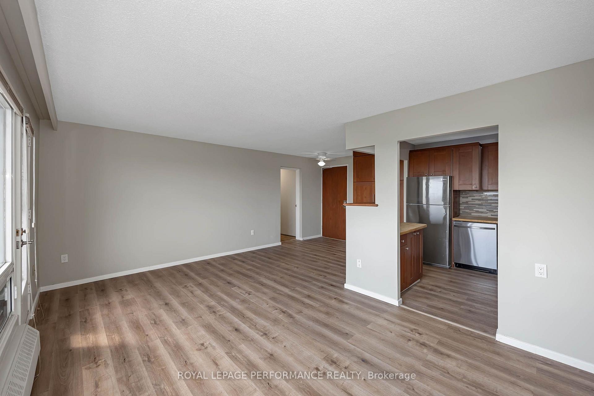 Photo 7 of Unit 920, 20 Chesterton Drive, Ottawa, Borden Farm/Stewart Farm/Carleton Heights/Parkwood Hills — HOMEH