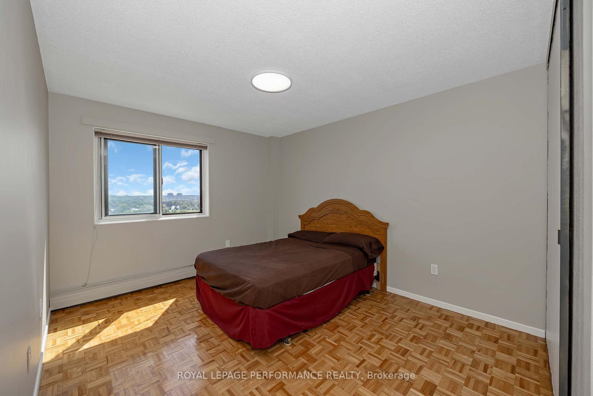 Photo 15 of Unit 920, 20 Chesterton Drive, Ottawa, Borden Farm/Stewart Farm/Carleton Heights/Parkwood Hills — HOMEH
