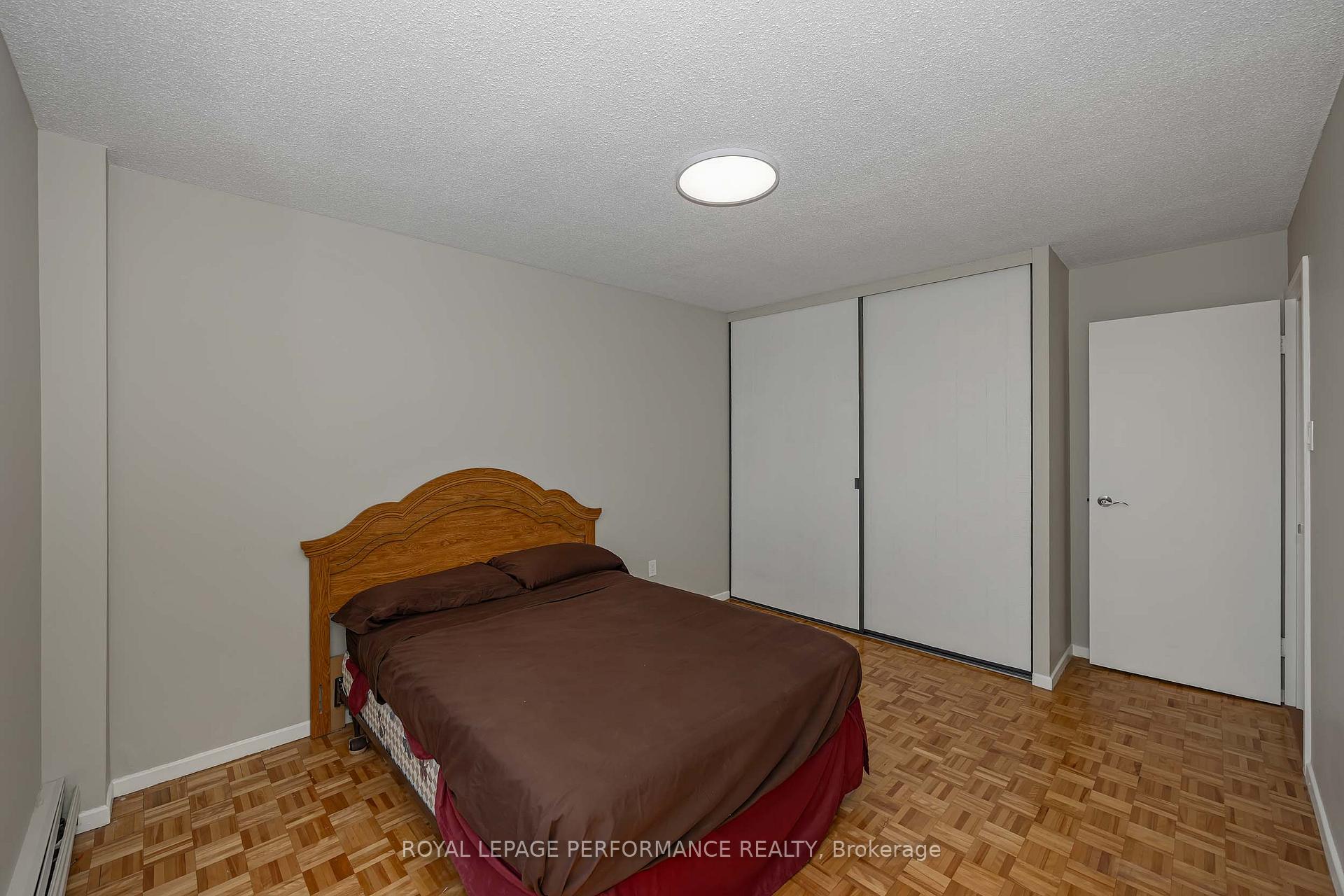 Photo 16 of Unit 920, 20 Chesterton Drive, Ottawa, Borden Farm/Stewart Farm/Carleton Heights/Parkwood Hills — HOMEH