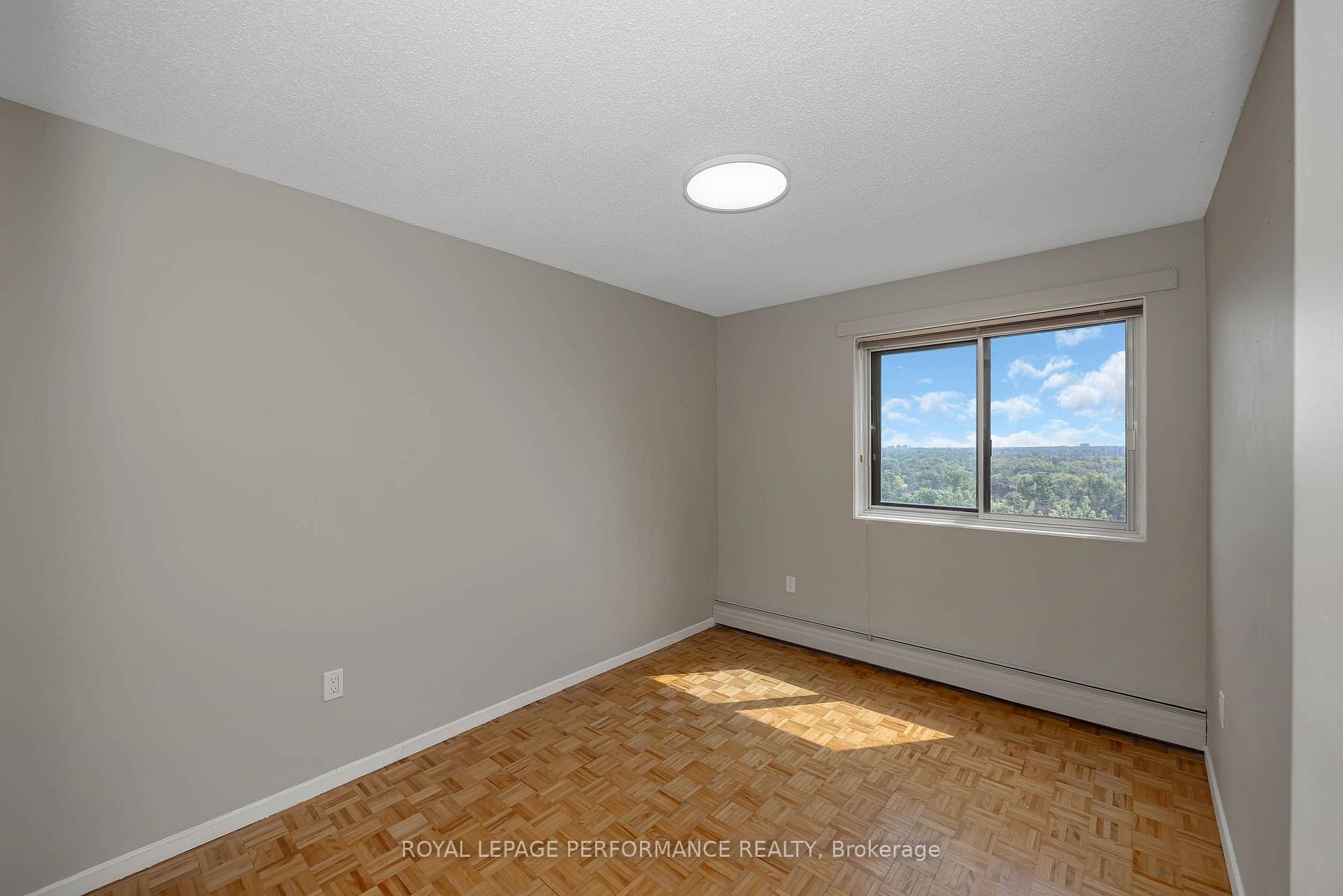 Photo 17 of Unit 920, 20 Chesterton Drive, Ottawa, Borden Farm/Stewart Farm/Carleton Heights/Parkwood Hills — HOMEH