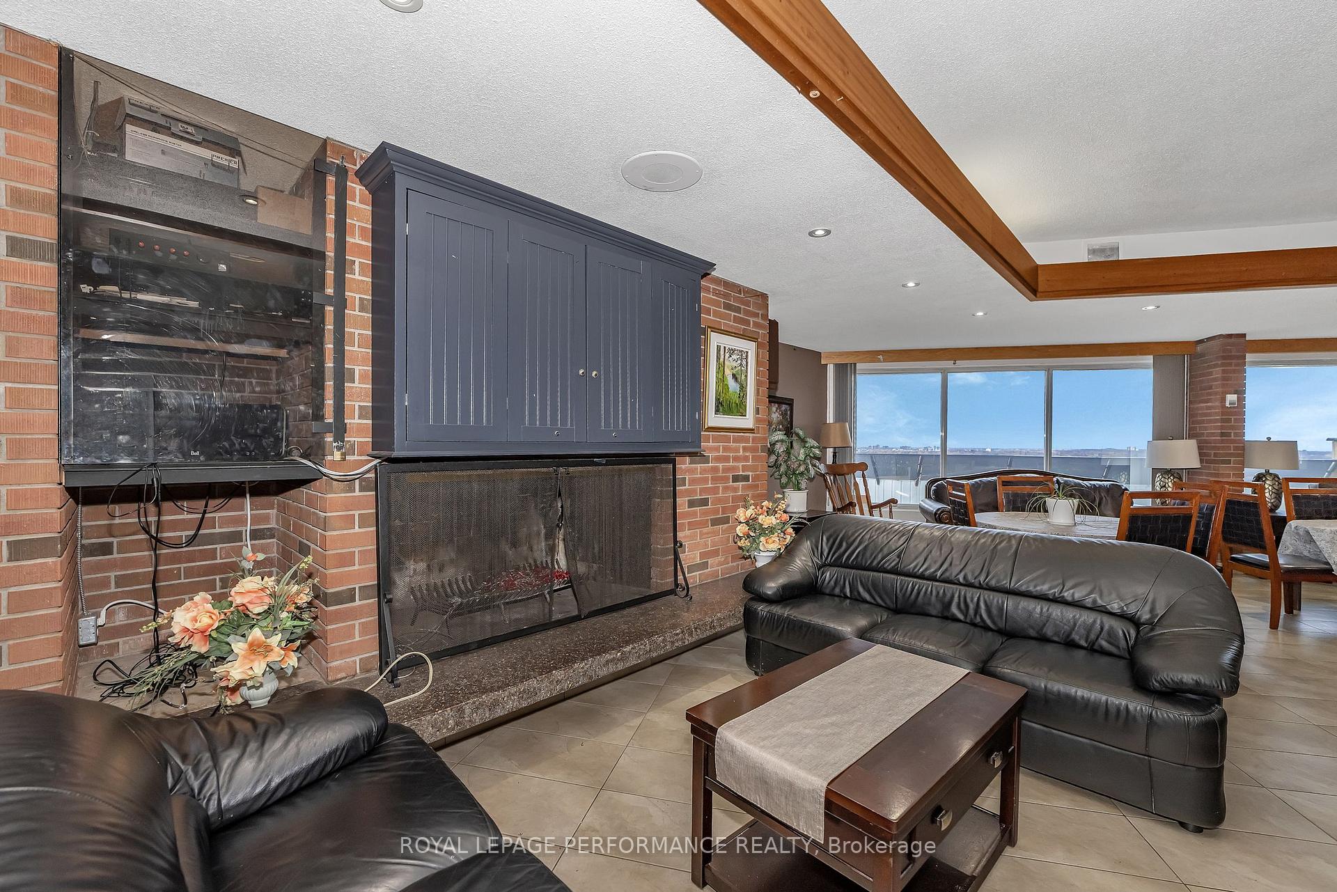 Photo 20 of Unit 920, 20 Chesterton Drive, Ottawa, Borden Farm/Stewart Farm/Carleton Heights/Parkwood Hills — HOMEH
