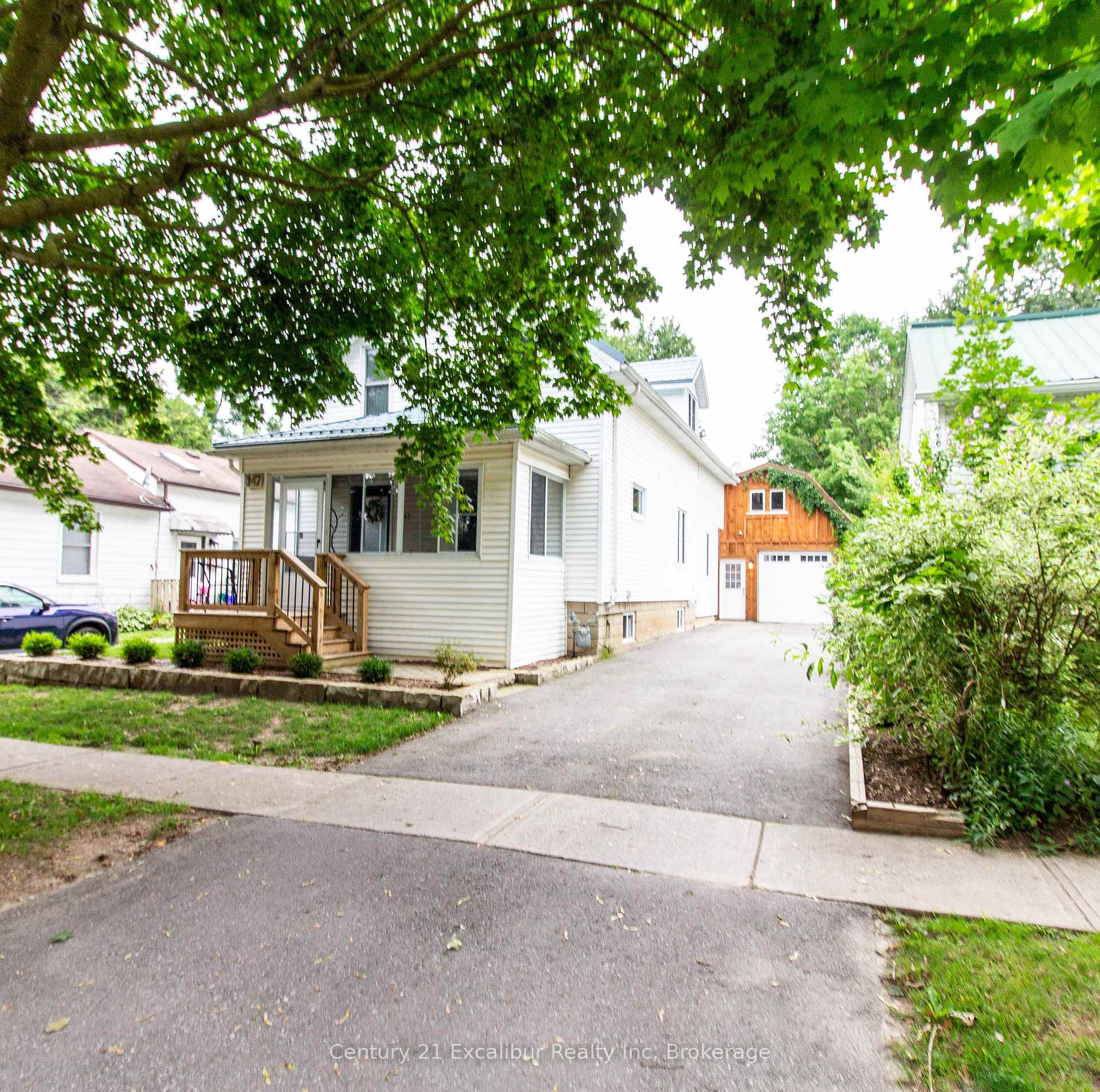 Photo 2 of 147 St George Street E, Centre Wellington, Fergus — HOMEH