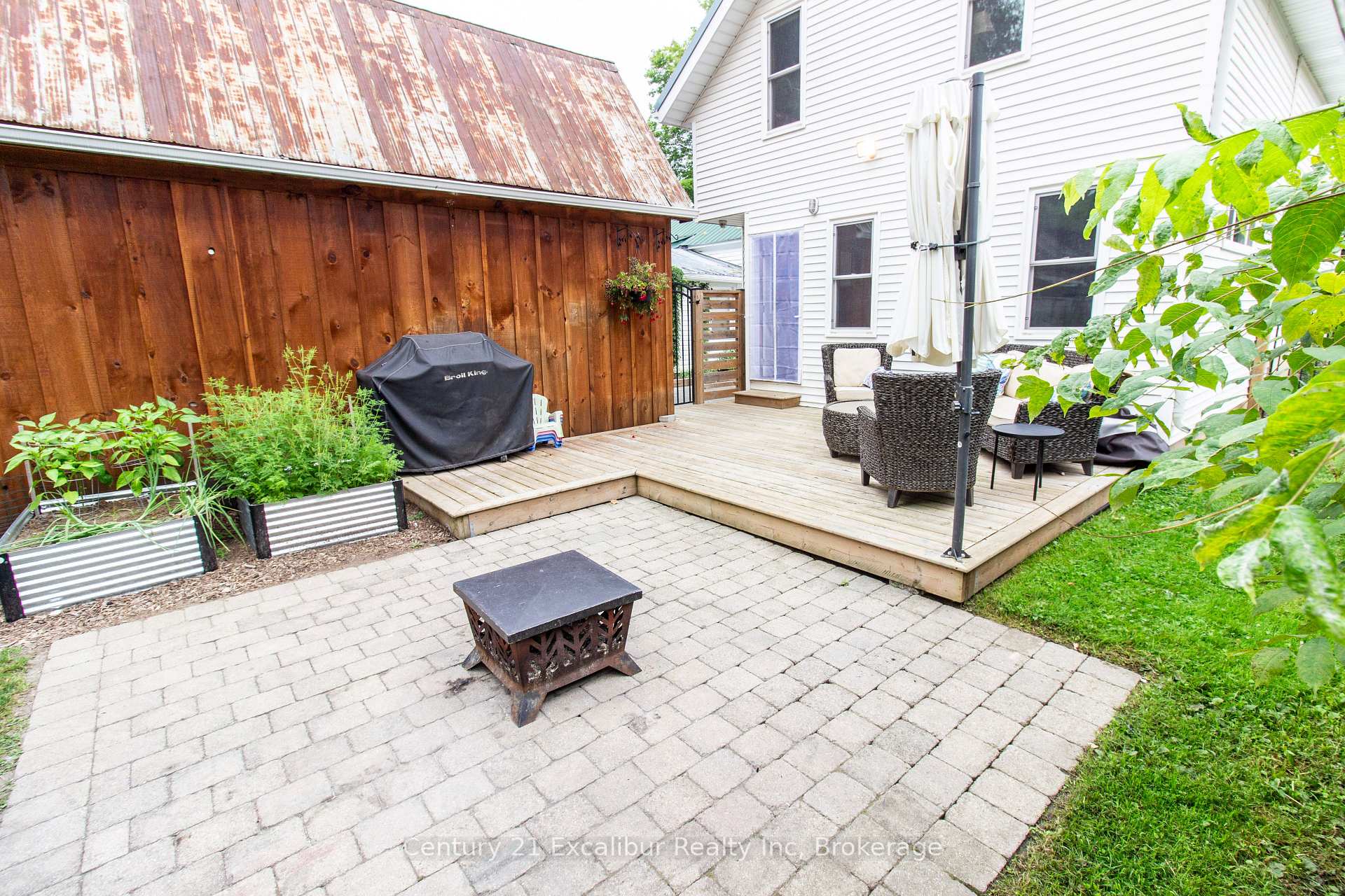 Photo 23 of 147 St George Street E, Centre Wellington, Fergus — HOMEH