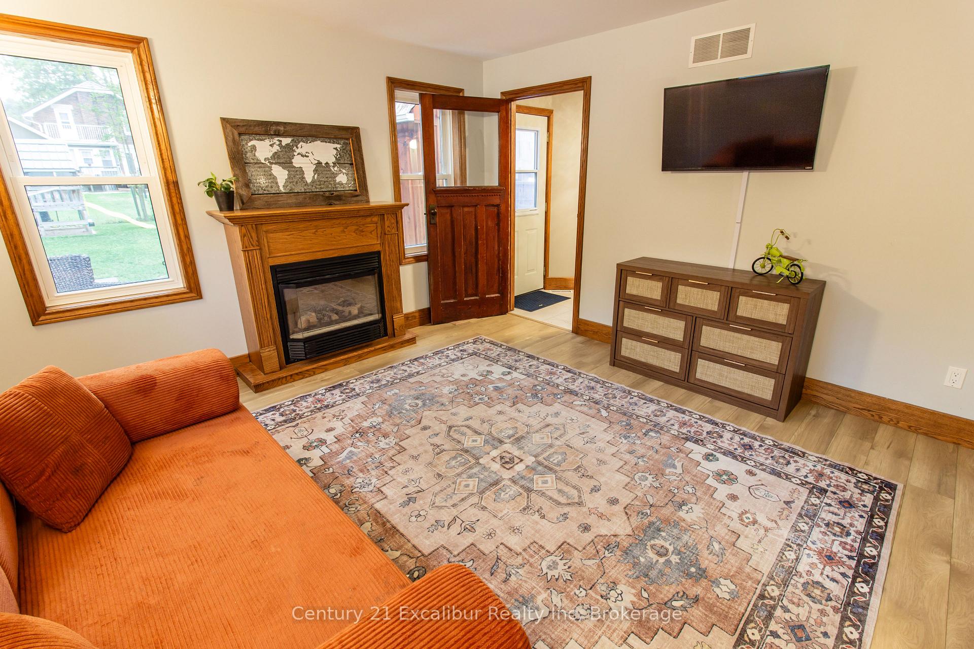 Photo 14 of 147 St George Street E, Centre Wellington, Fergus — HOMEH
