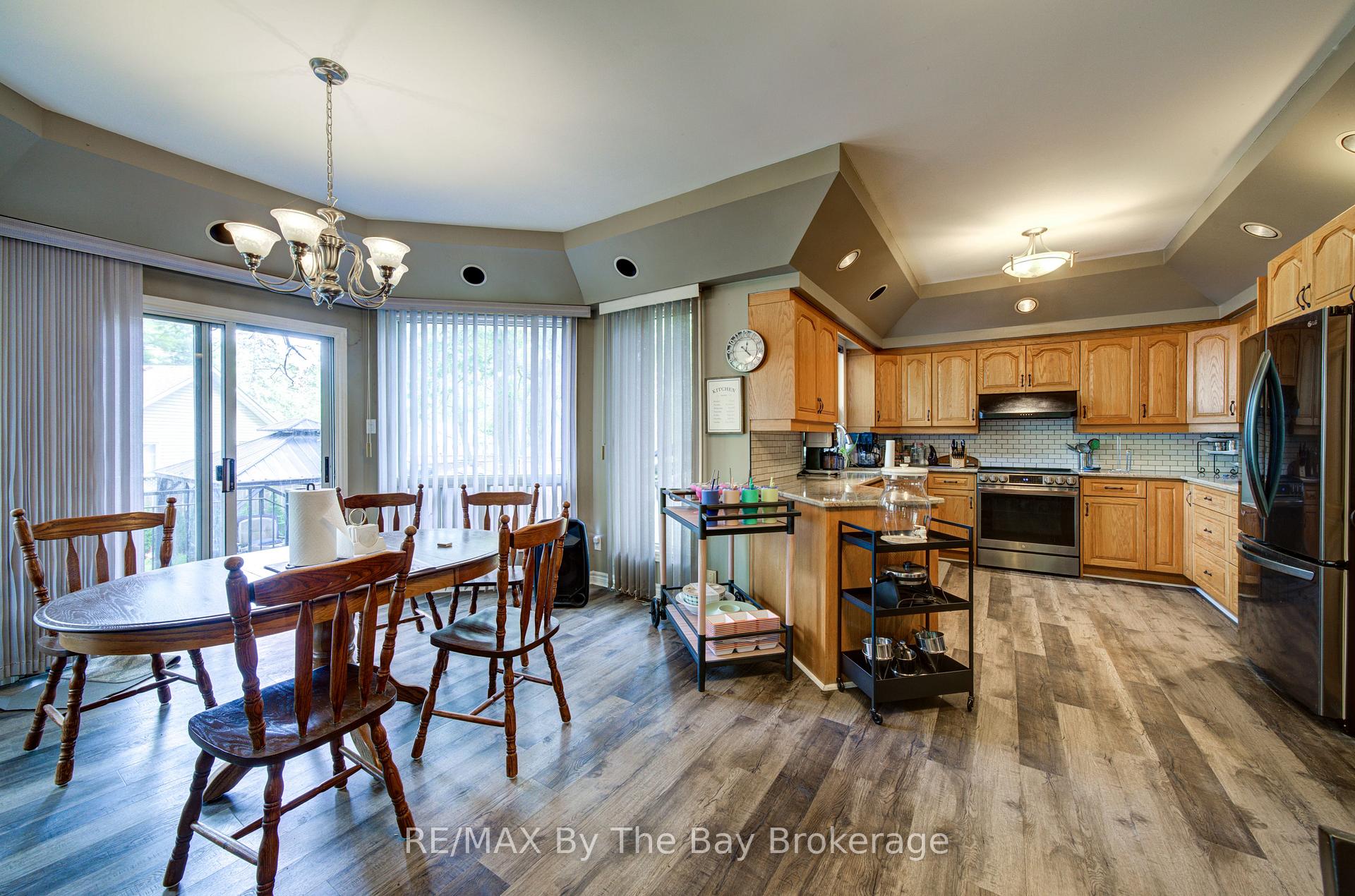 Photo 6 of 32 1st Lane, Wasaga Beach — HOMEH